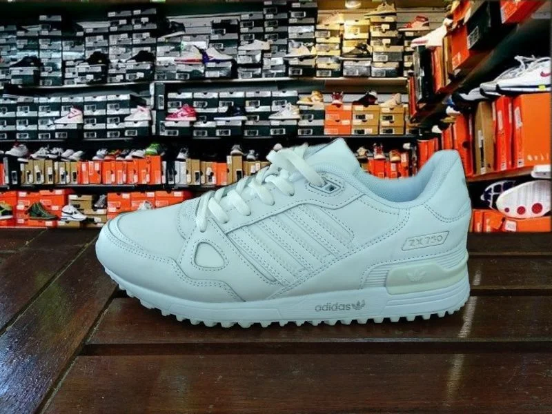Кроссовки женские Adidas ZX750 - изображение 1