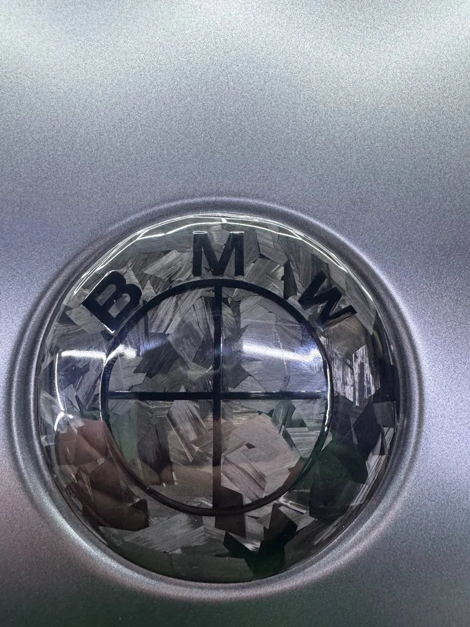 Эмблема bmw карбон - изображение 1
