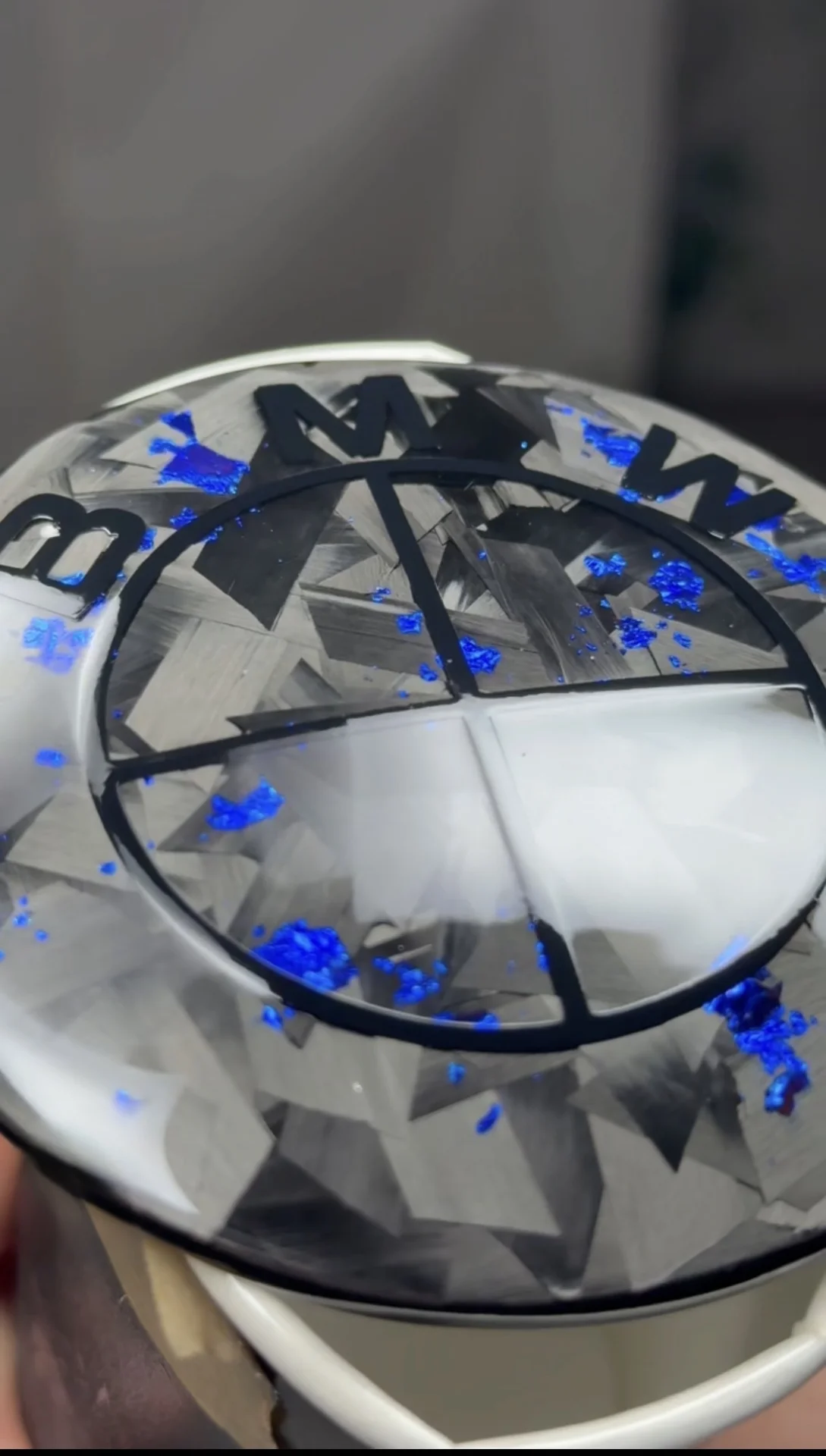 Эмблема bmw карбон - миниатюра 2