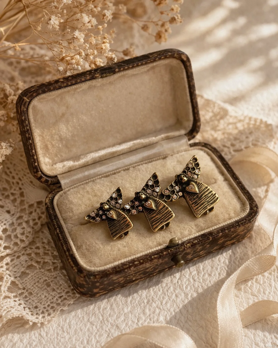 Винтажная брошь Monet Ангелы - изображение 1