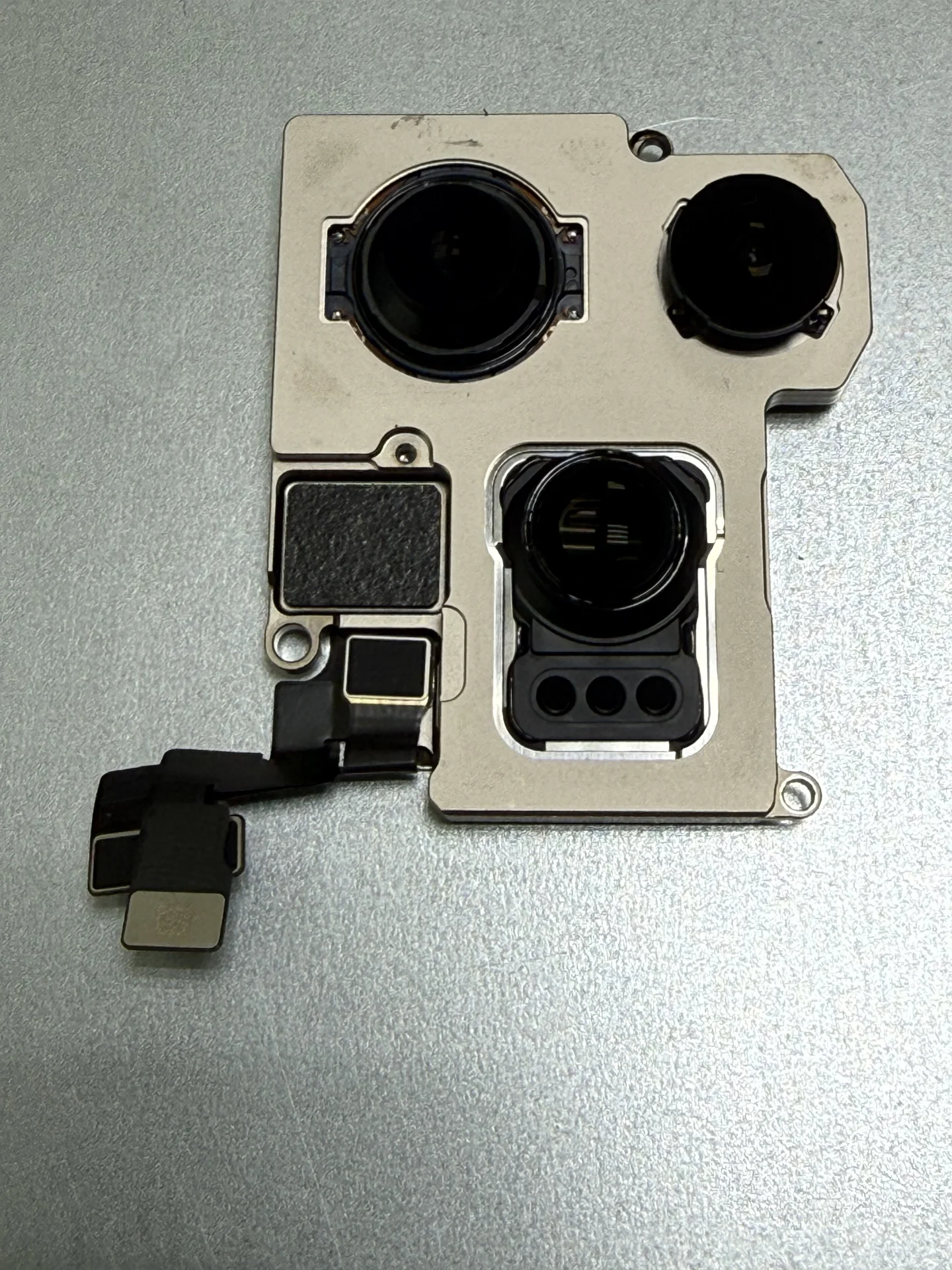 Камера IPhone 16 pro