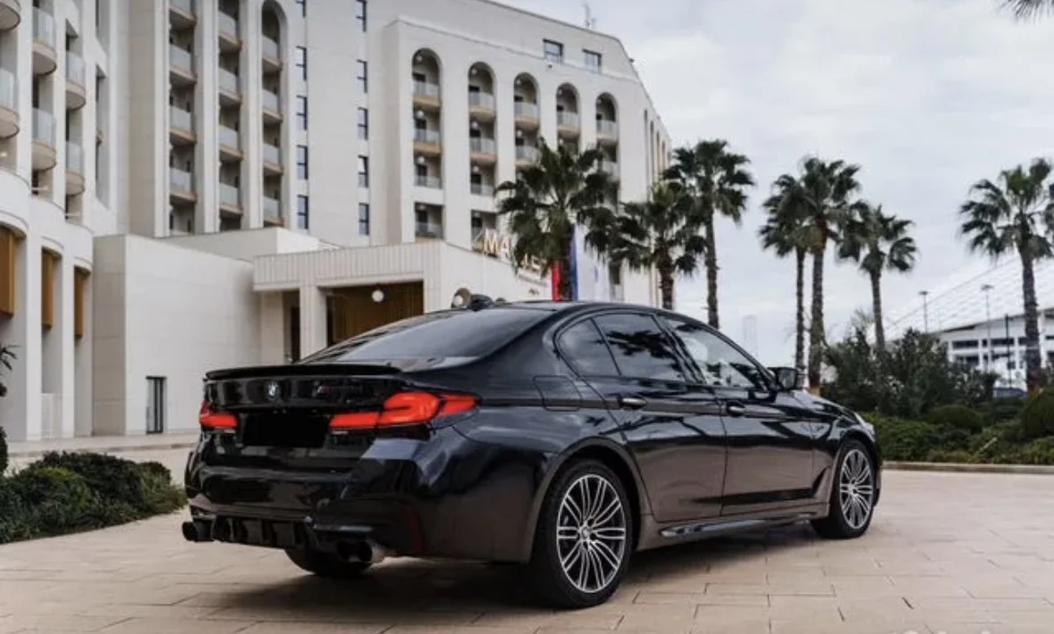 Аренда автомобиля BMW 5 G30 M Sport LCI - миниатюра 3