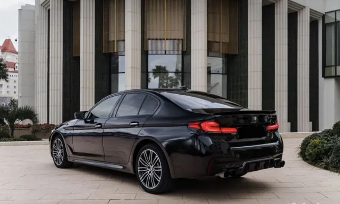 Аренда автомобиля BMW 5 G30 M Sport LCI - миниатюра 5
