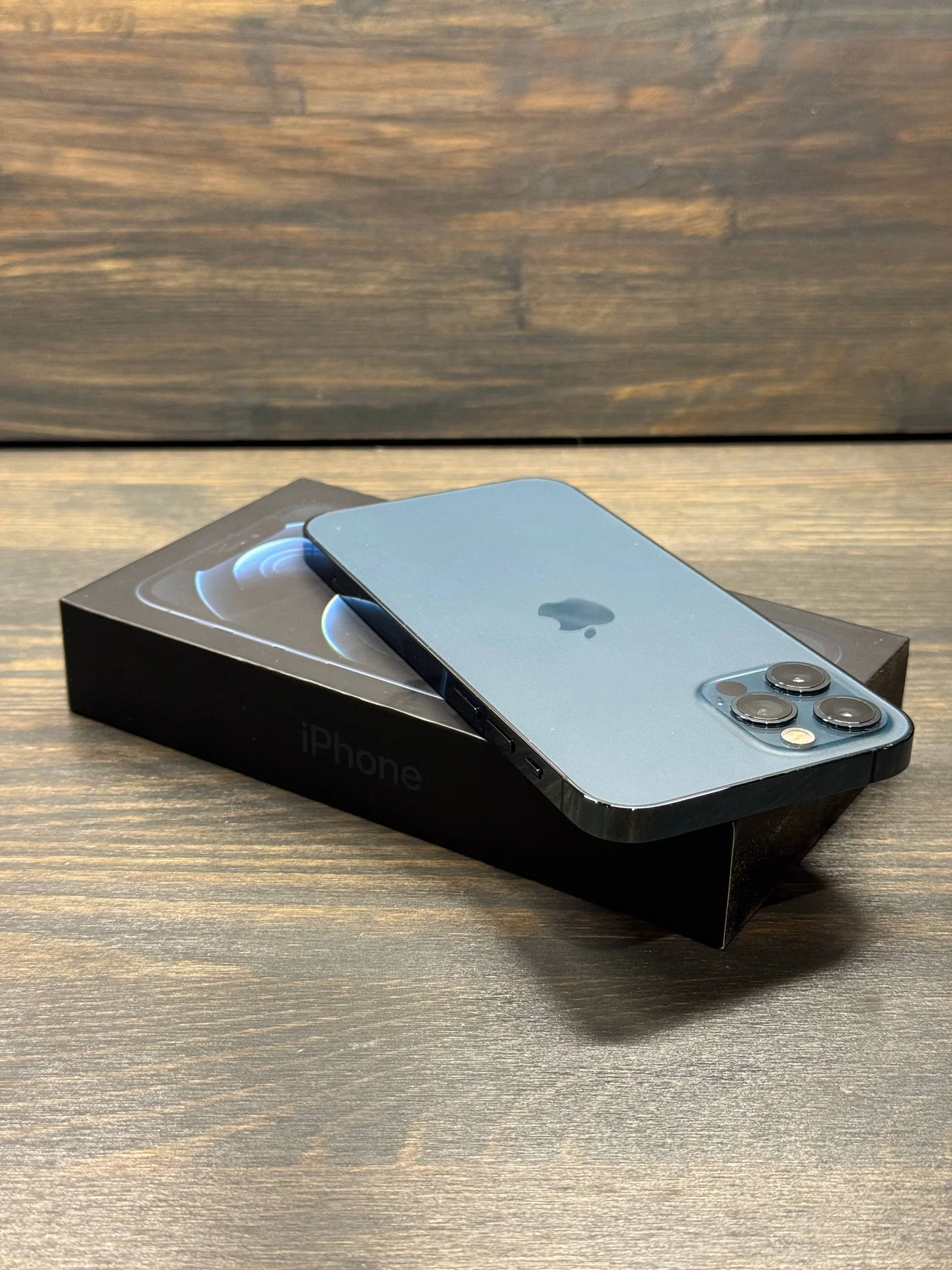 iPhone 12 Pro - миниатюра 3
