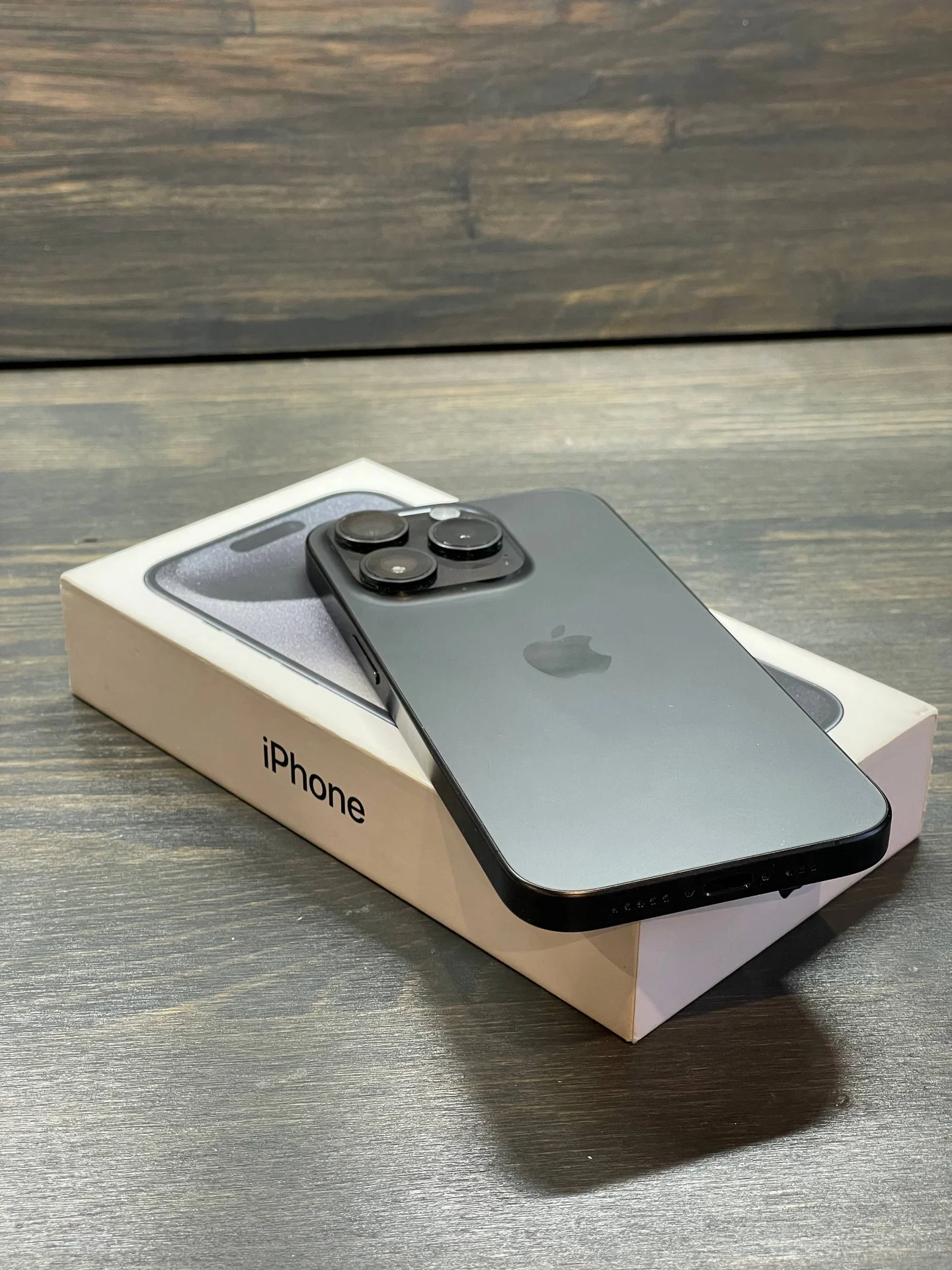 iPhone 15 Pro - миниатюра 2