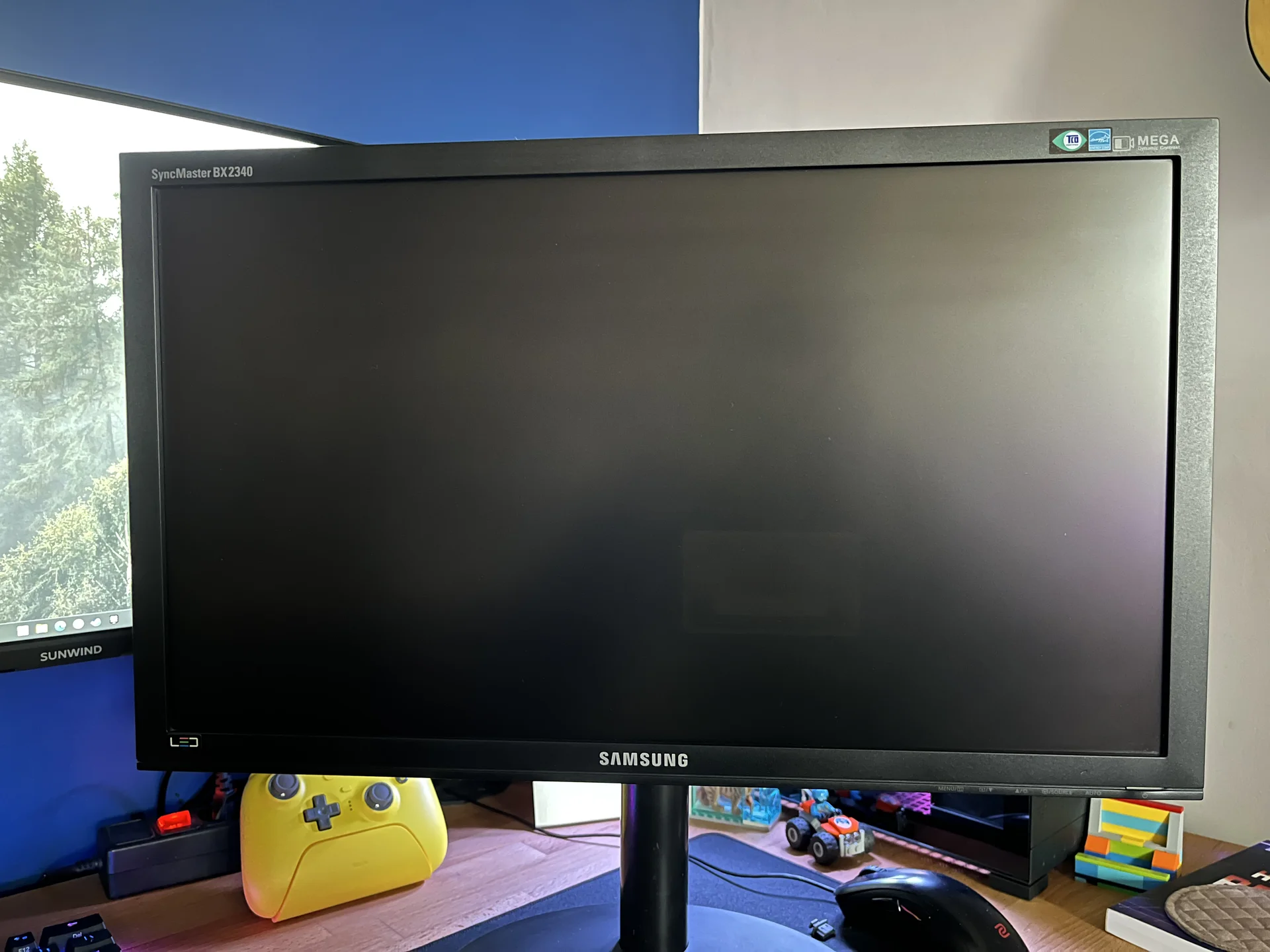 Дисплей Samsung SyncMaster BX2340 - миниатюра 2