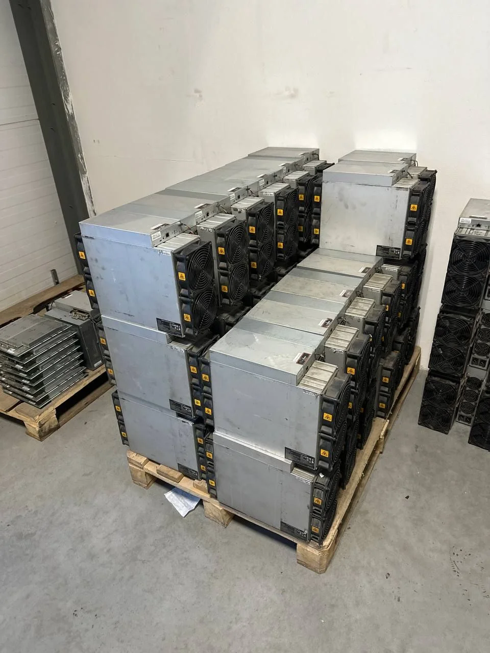 Antminer s19jpro 104 тх - изображение 1
