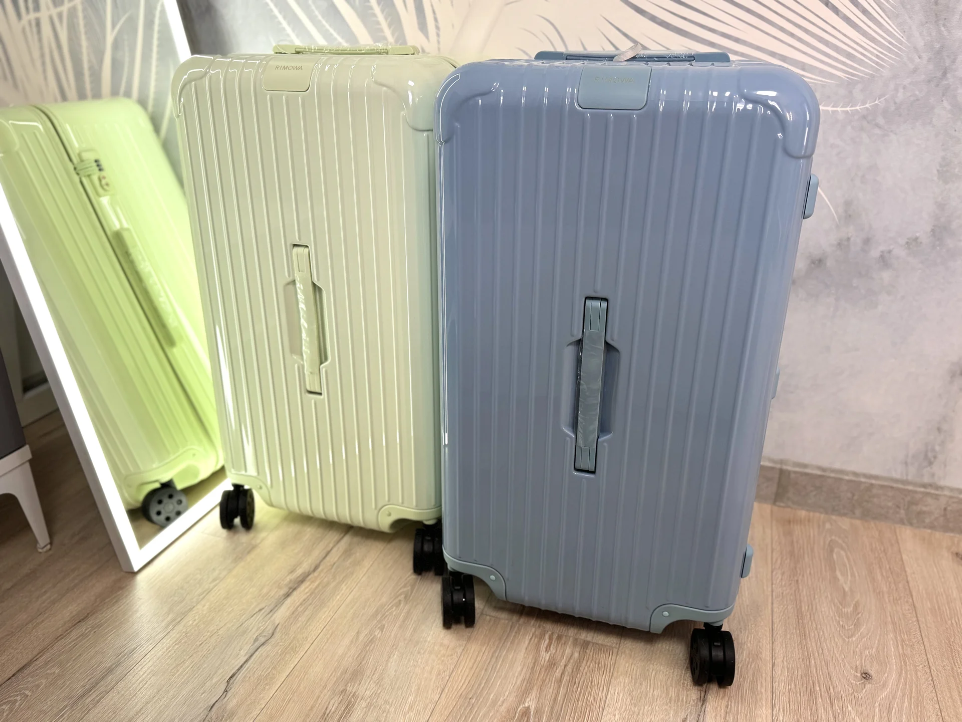 Чемодан Rimowa trunk в наличии - миниатюра 2