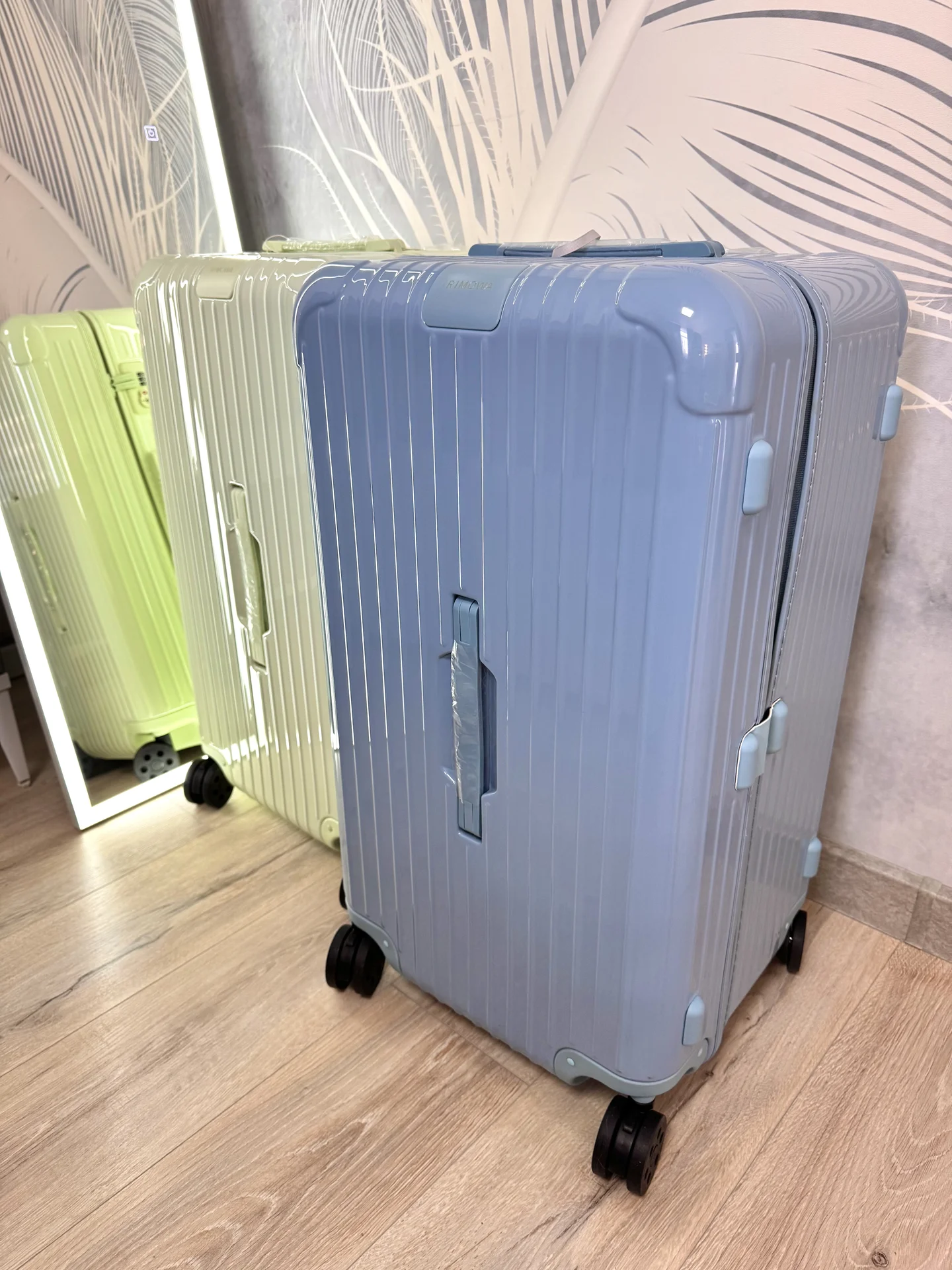 Чемодан Rimowa trunk в наличии - миниатюра 3