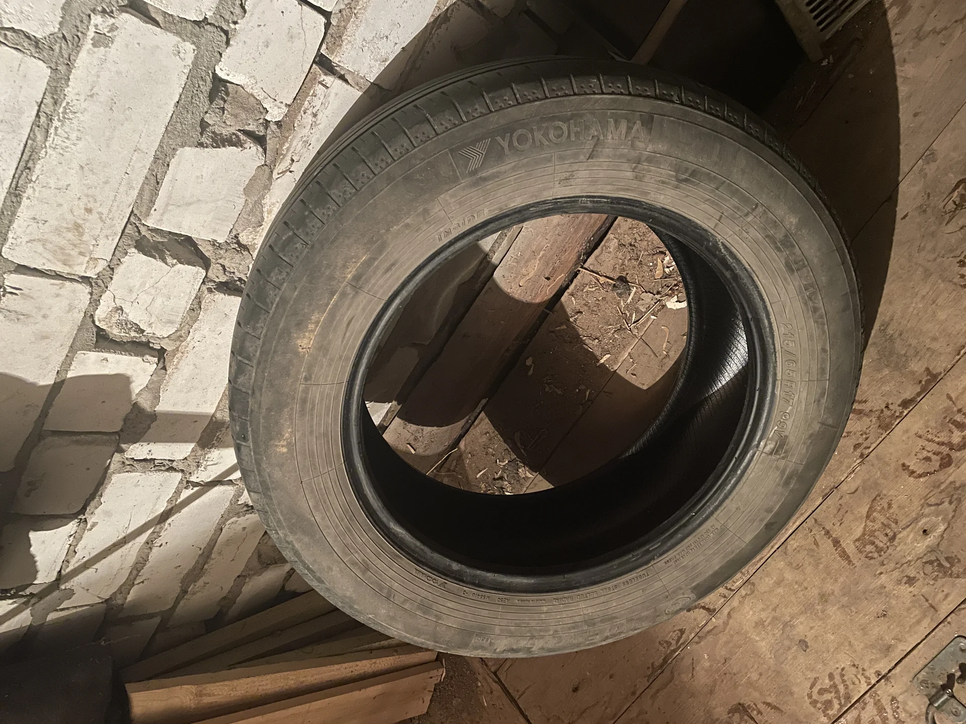 Yokohama bluearth ae50 215/65R17 - миниатюра 2