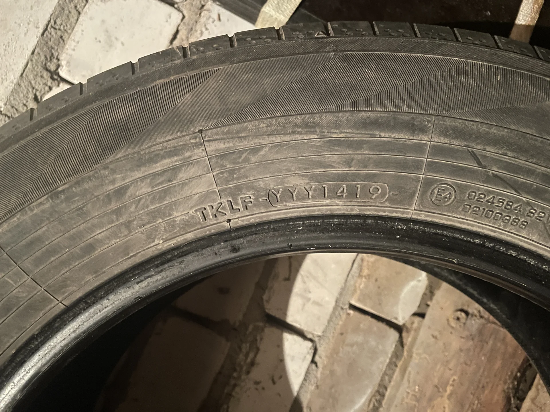 Yokohama bluearth ae50 215/65R17 - миниатюра 4