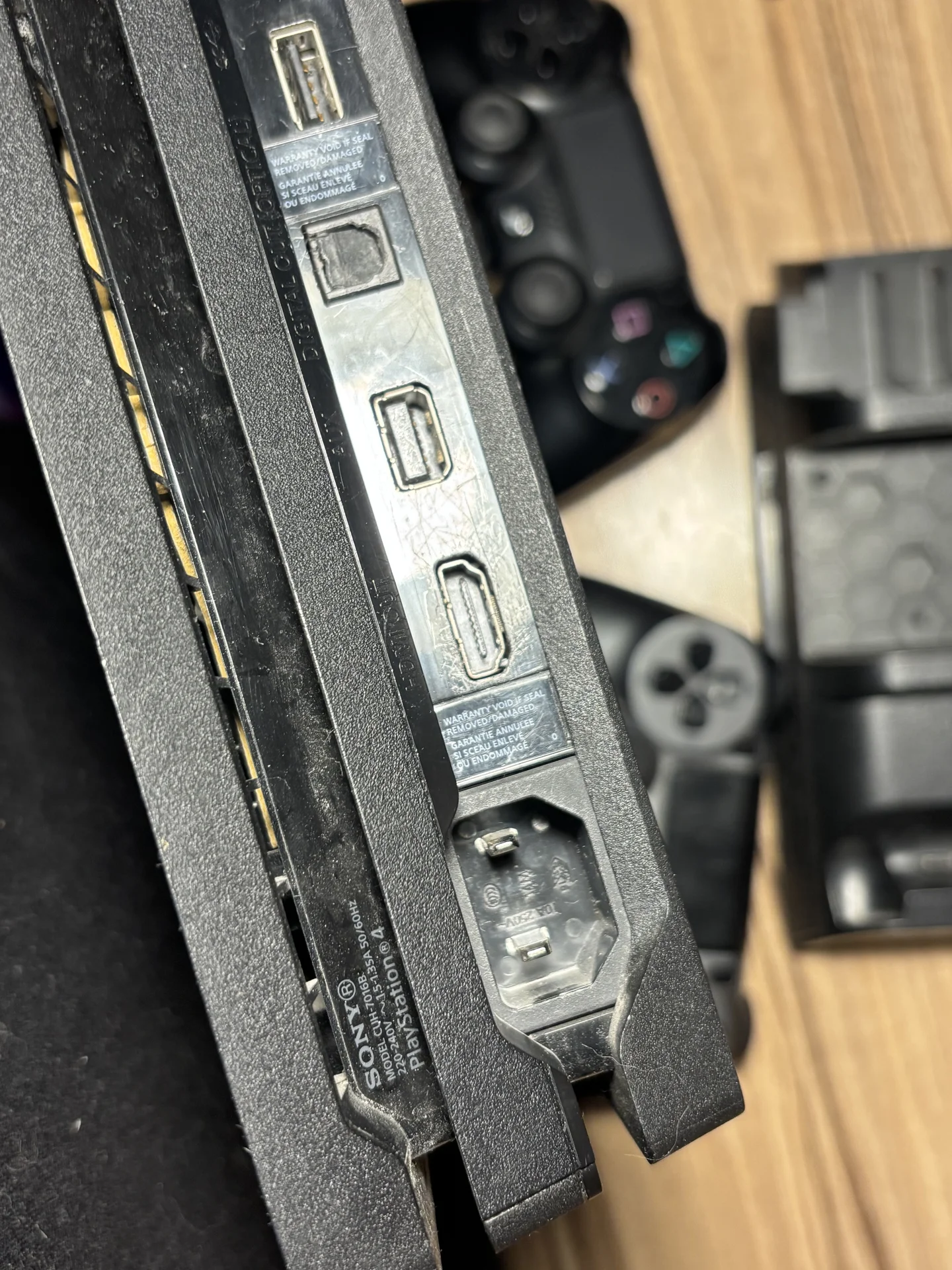 Sony playstation 4 pro 1tb - миниатюра 3