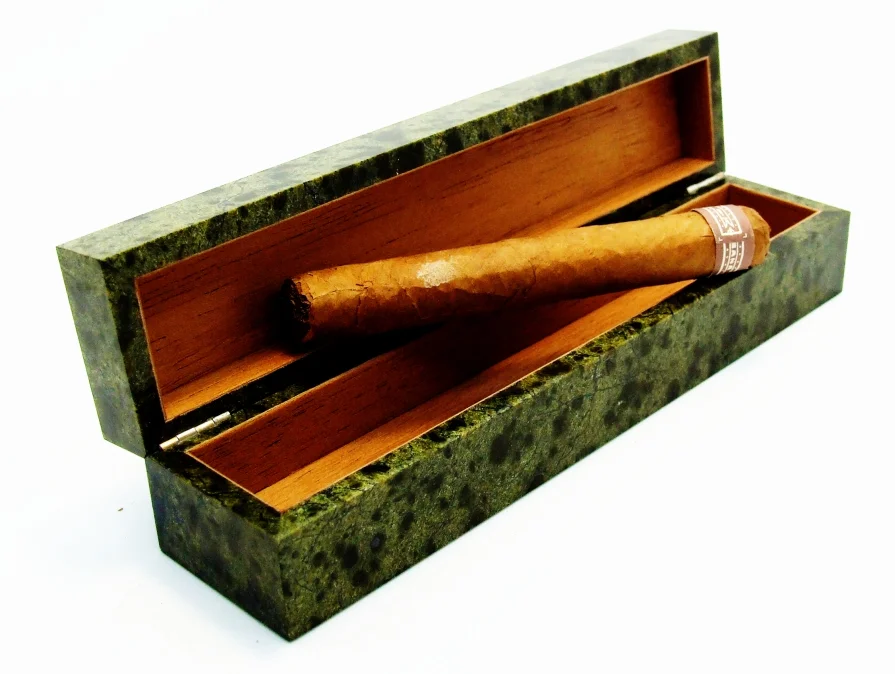Футляр - Хьюмидор (Humidor) для сигар. Чистый Вердантит. - миниатюра 9