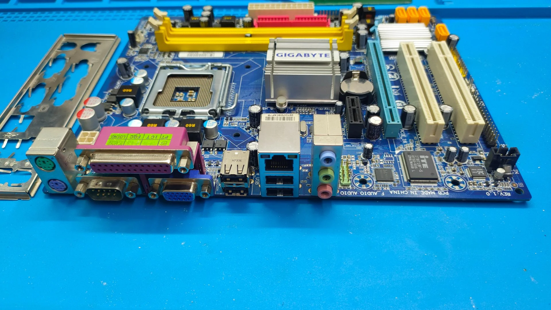 Материнская плата Gigabyte GA-G31M-S2L - миниатюра 2