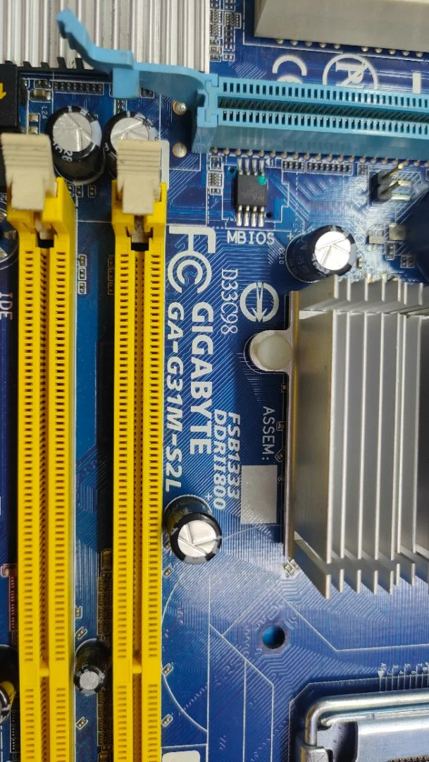 Материнская плата Gigabyte GA-G31M-S2L - миниатюра 3