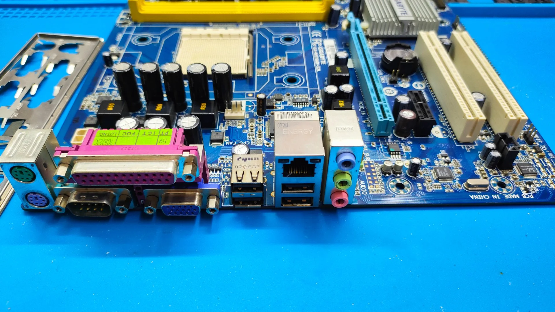 Материнская плата Gigabyte GA-M61SME-S2L - миниатюра 2