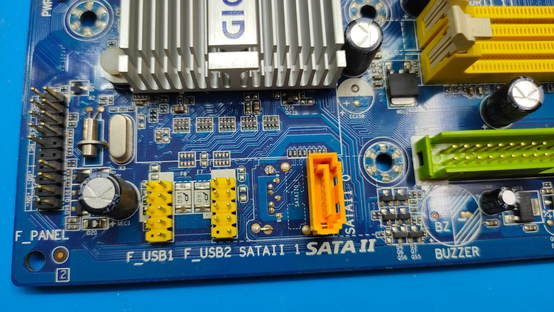 Материнская плата Gigabyte GA-M61SME-S2L - миниатюра 4