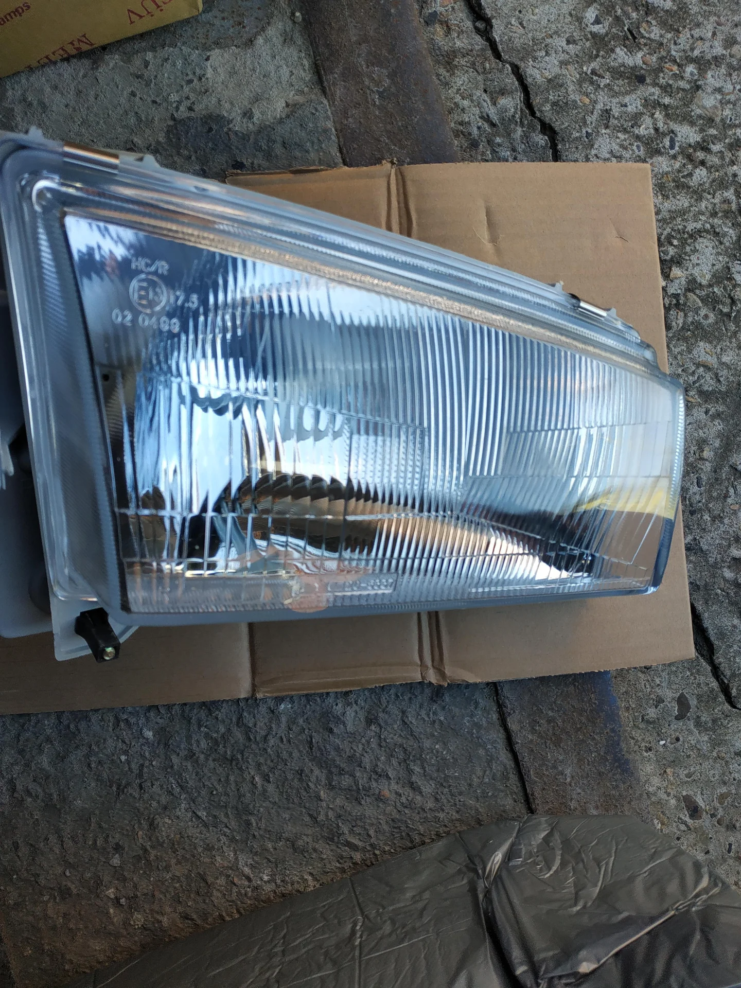Фара Mazda Demio 96-99 TG-216-1145R правая (205337, D201510K0E, TG2161145R, 0016872, 2930051712, D20 - миниатюра 2