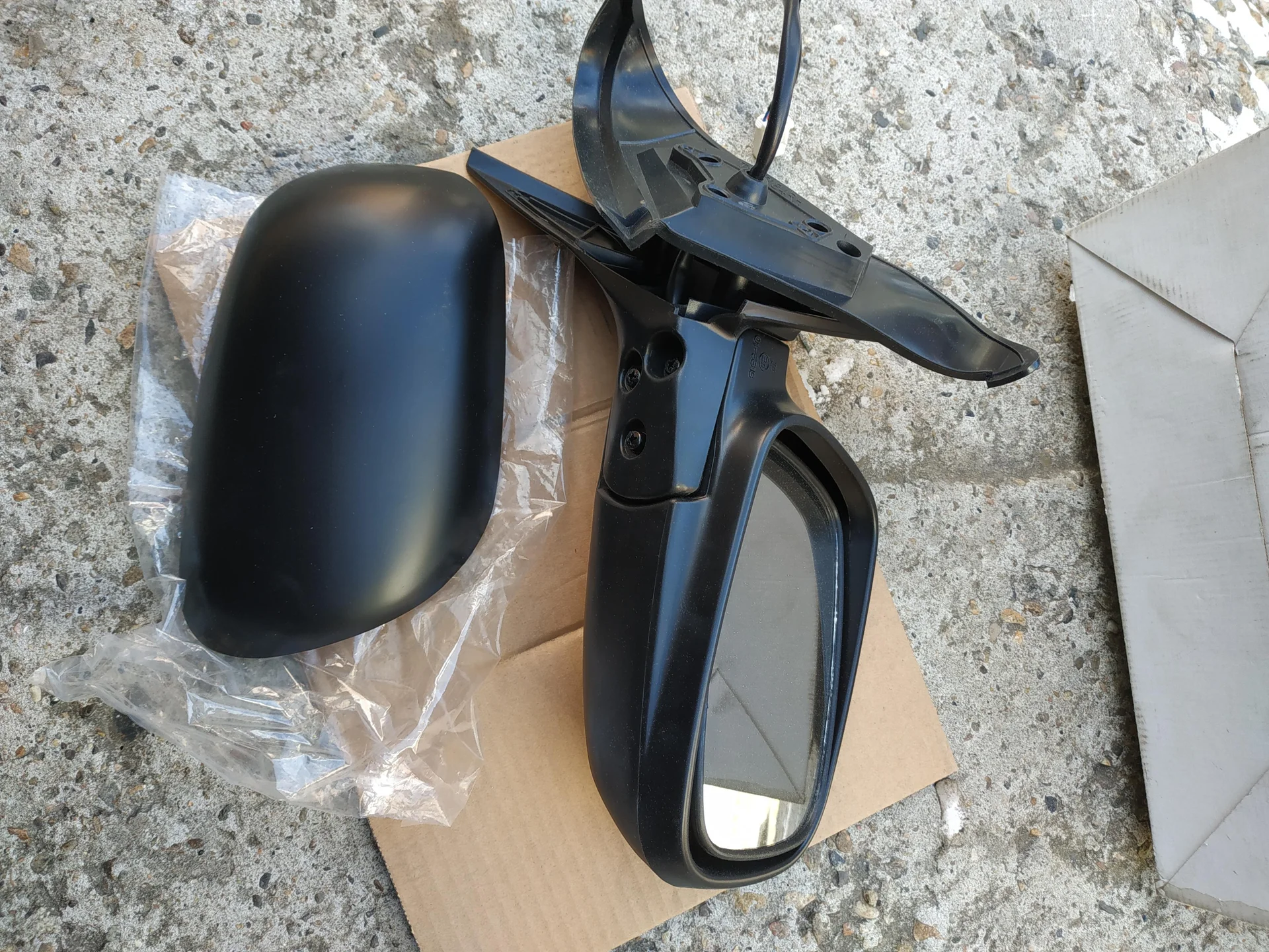 Зеркало 5 контактов с подогревом, Toyota Avensis Caldina 97-02 RH Номера замен 8790105040 8123524M - изображение 1