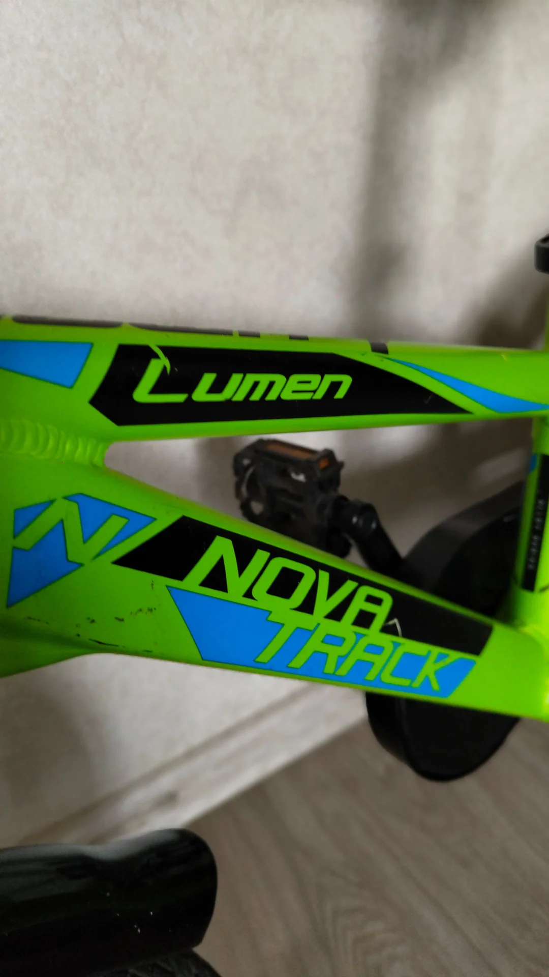 Детский велосипед Novatrack Lumen 16" - миниатюра 4