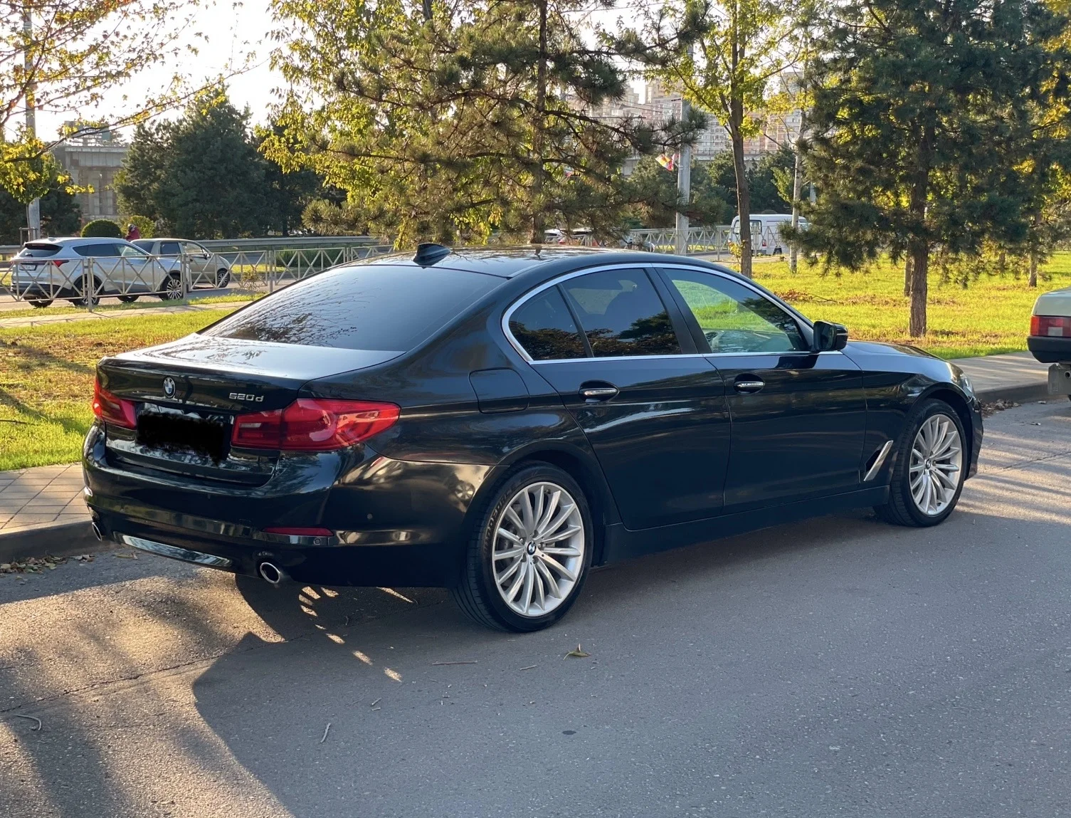 BMW G30 2018 - миниатюра 3