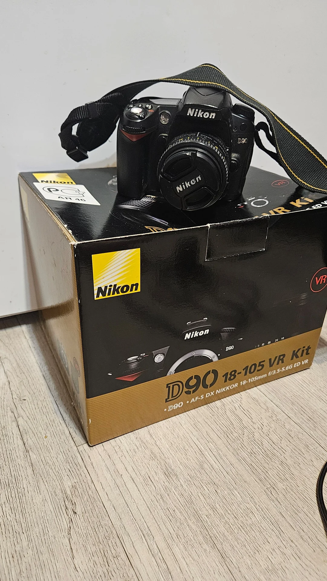 Фотоаппарат nikon d90 на портретнике - миниатюра 2