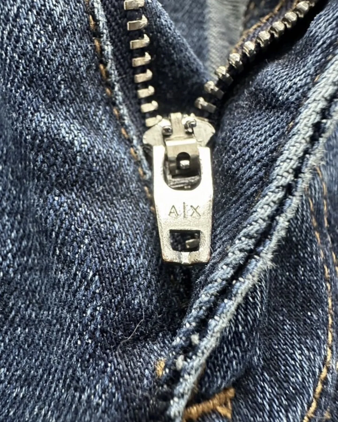 Джинсы Armani exchange - миниатюра 2