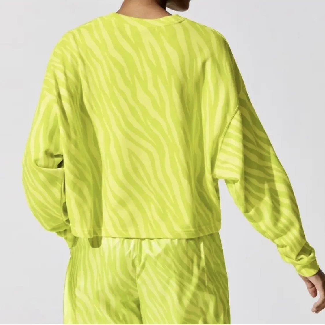 Спортивный лонгслив oversize цвет неон - миниатюра 2