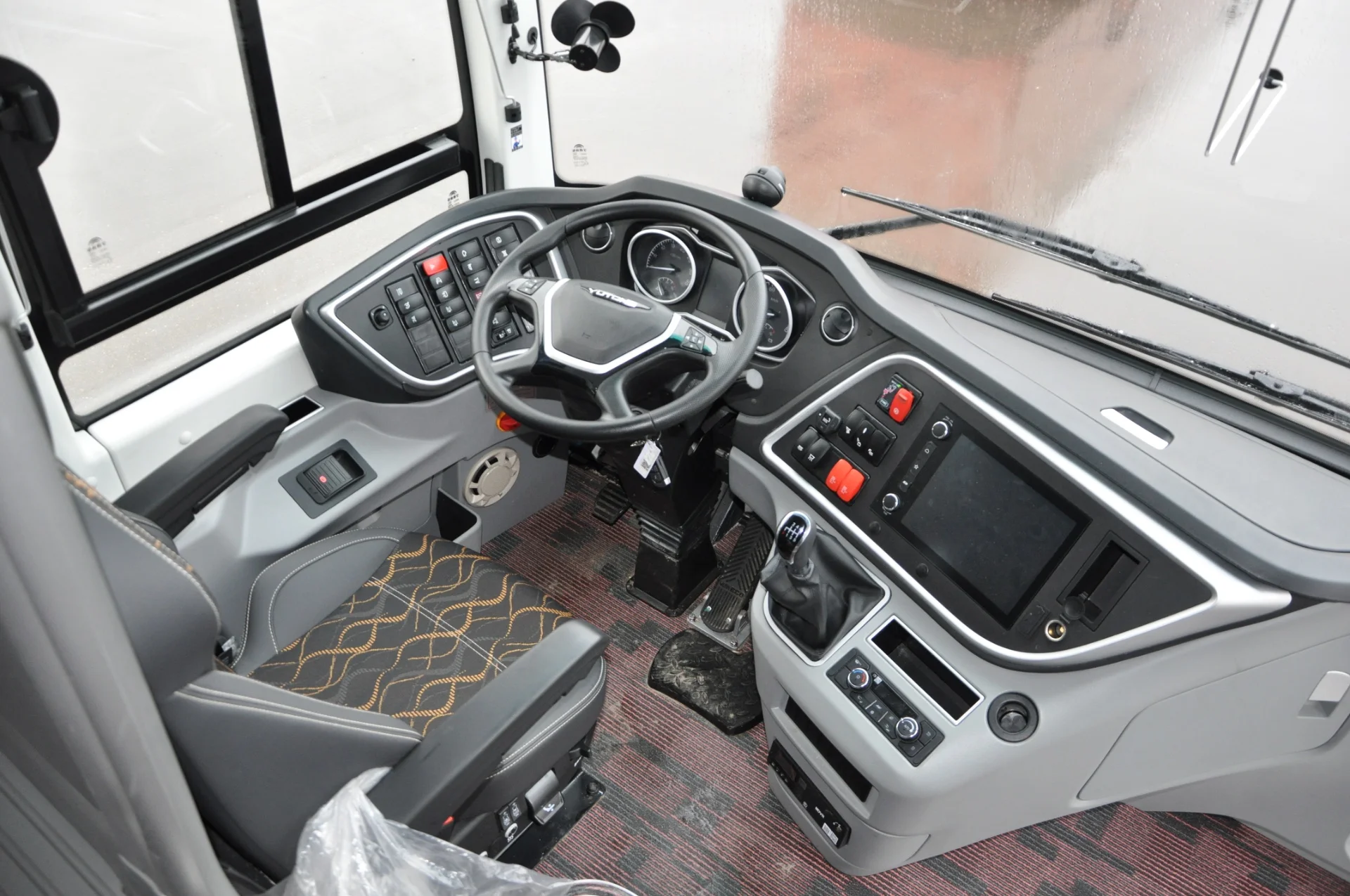 Продается автобус Ютонг 6128 (Yutong 6128) - миниатюра 6