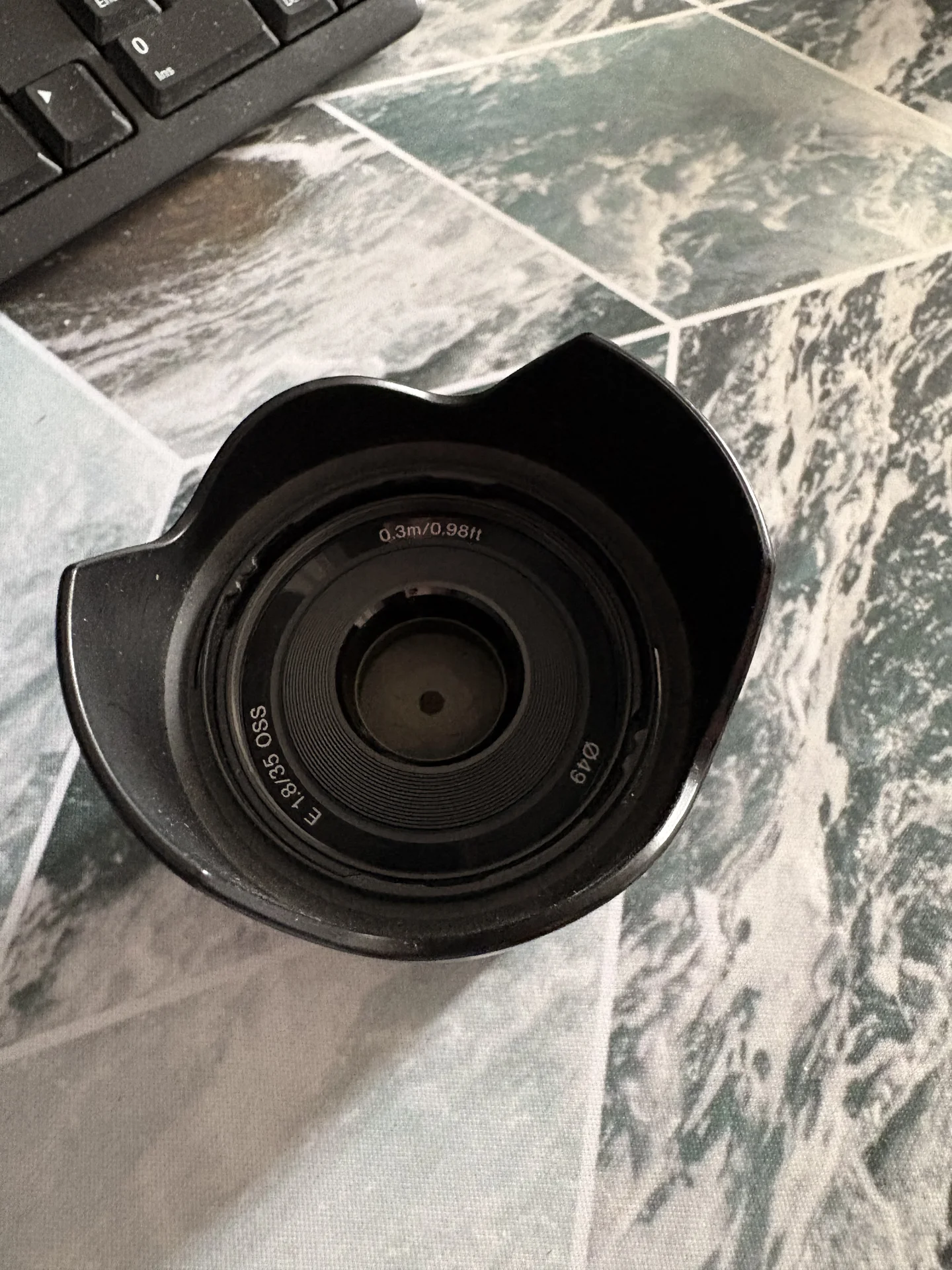Объектив Sony E 35mm f/1.8 OSS (SEL35F18) - миниатюра 4