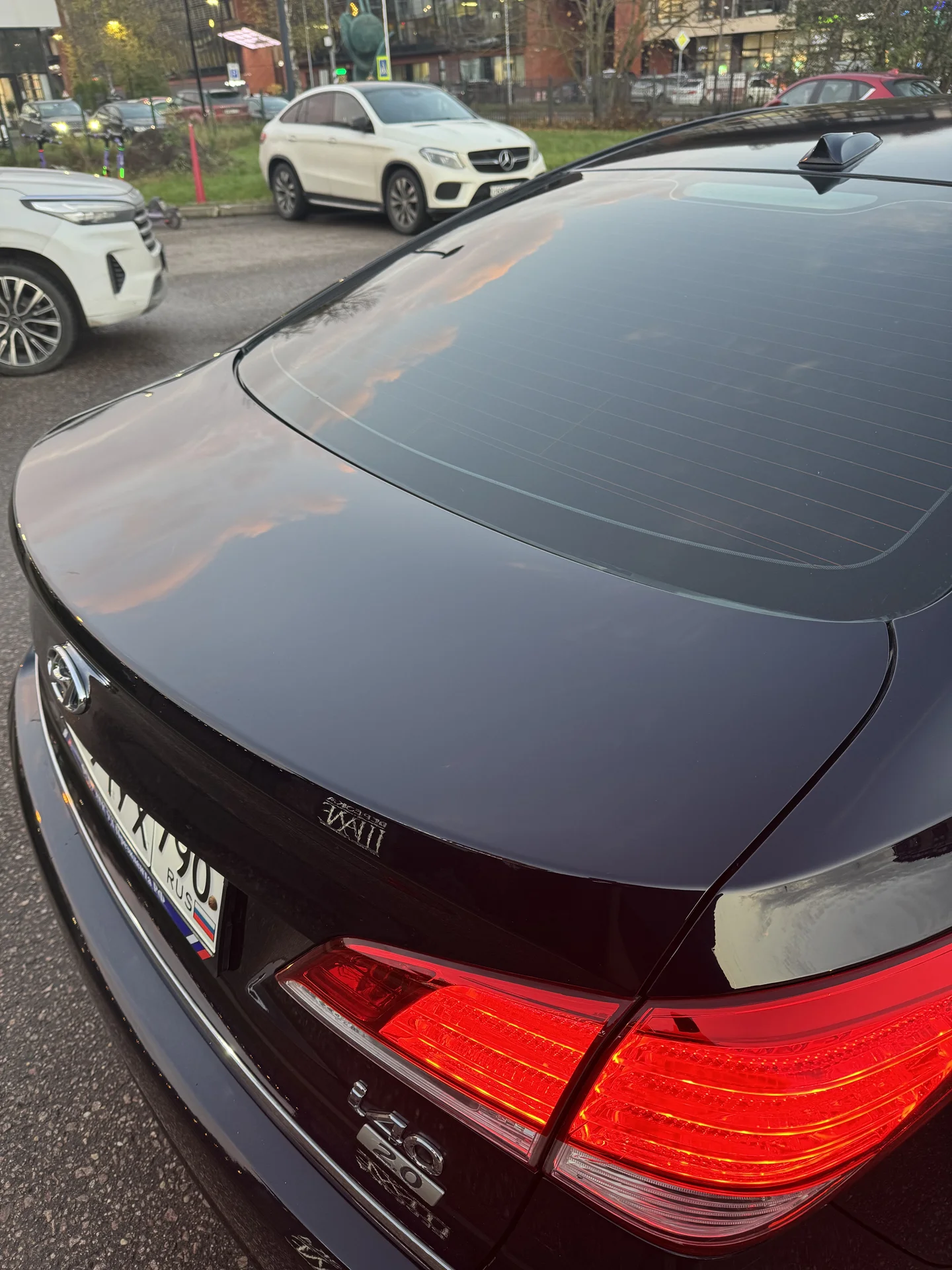 Автомобиль Hyundai i40 2.0 AT - миниатюра 9