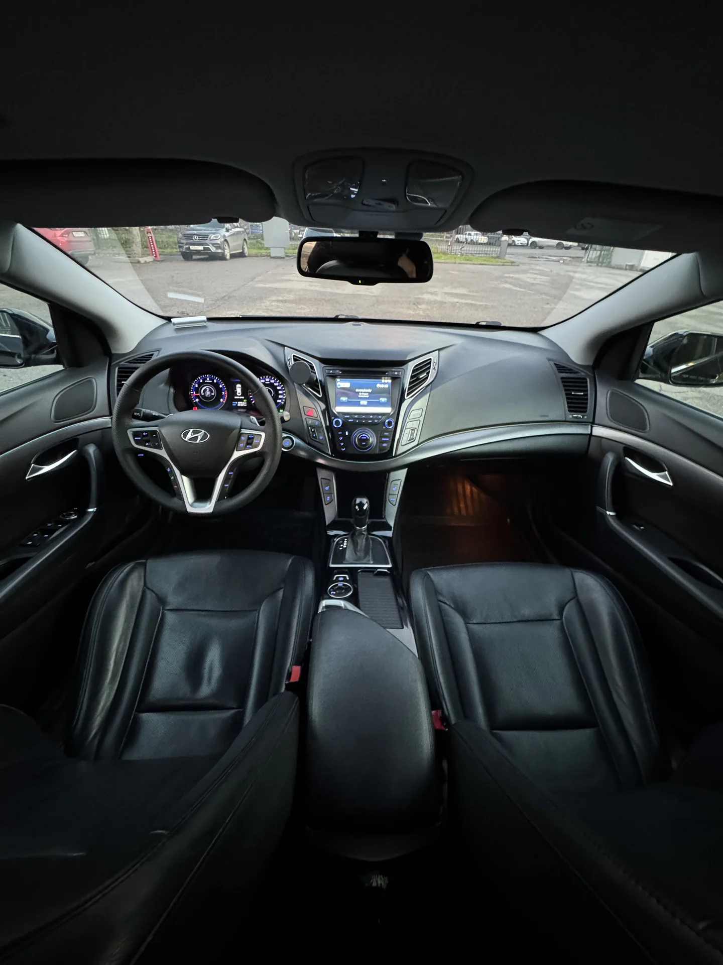 Автомобиль Hyundai i40 2.0 AT - миниатюра 10
