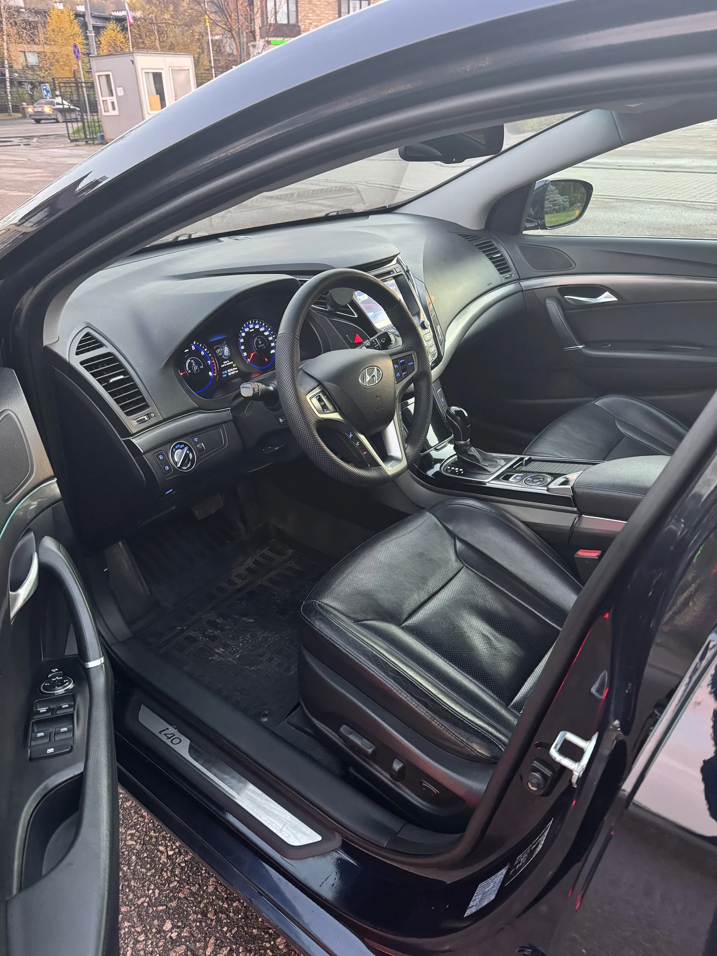 Автомобиль Hyundai i40 2.0 AT - миниатюра 11
