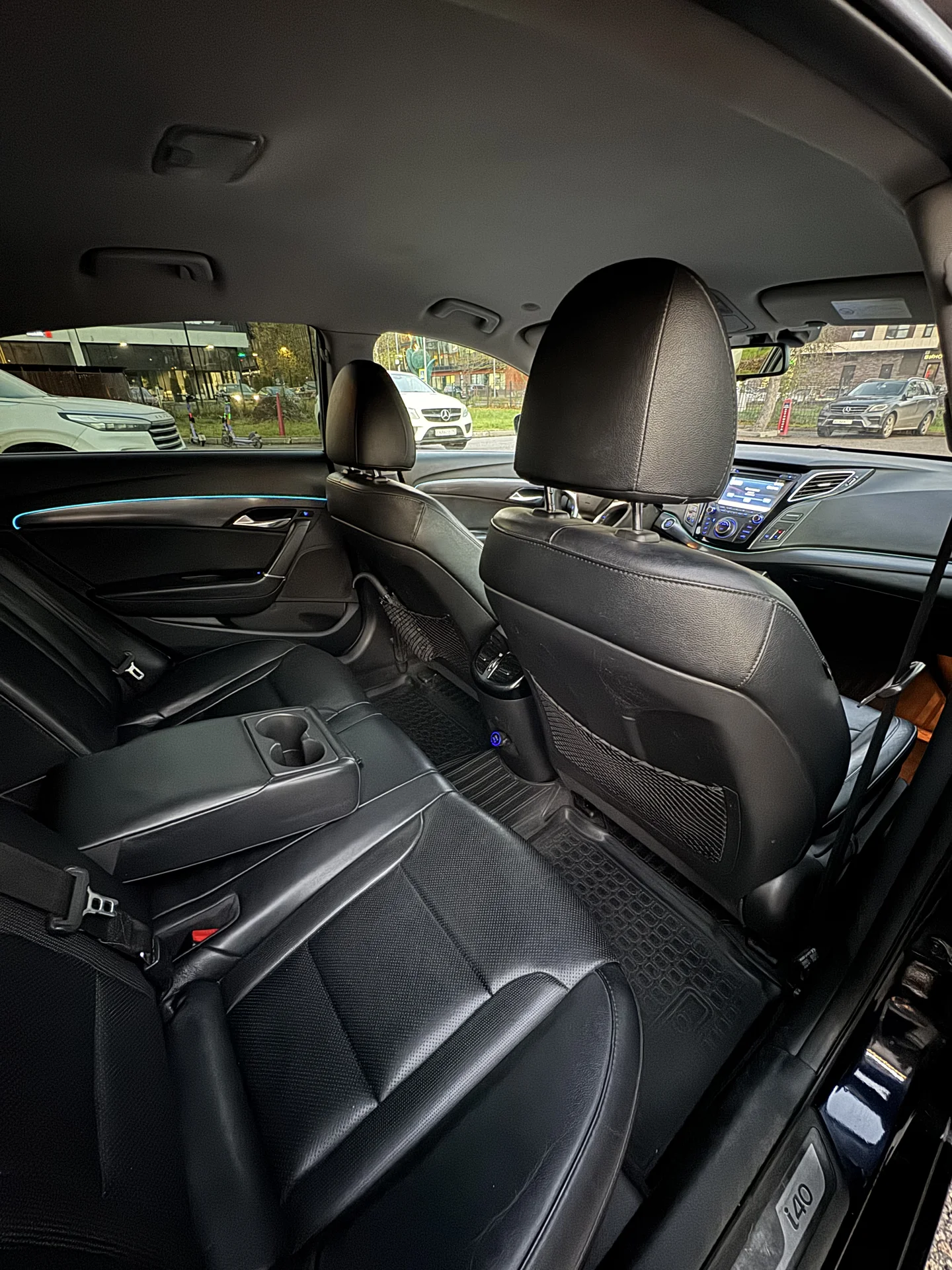 Автомобиль Hyundai i40 2.0 AT - миниатюра 15