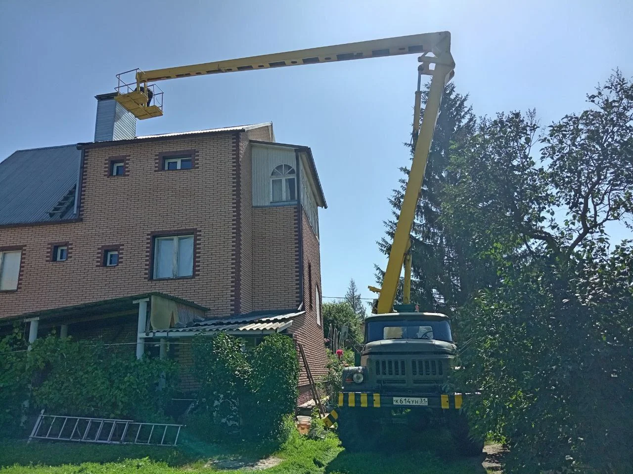 Аренда и услуги коленчатой автовышки-вездехода, 250 кг, 22 м - миниатюра 2