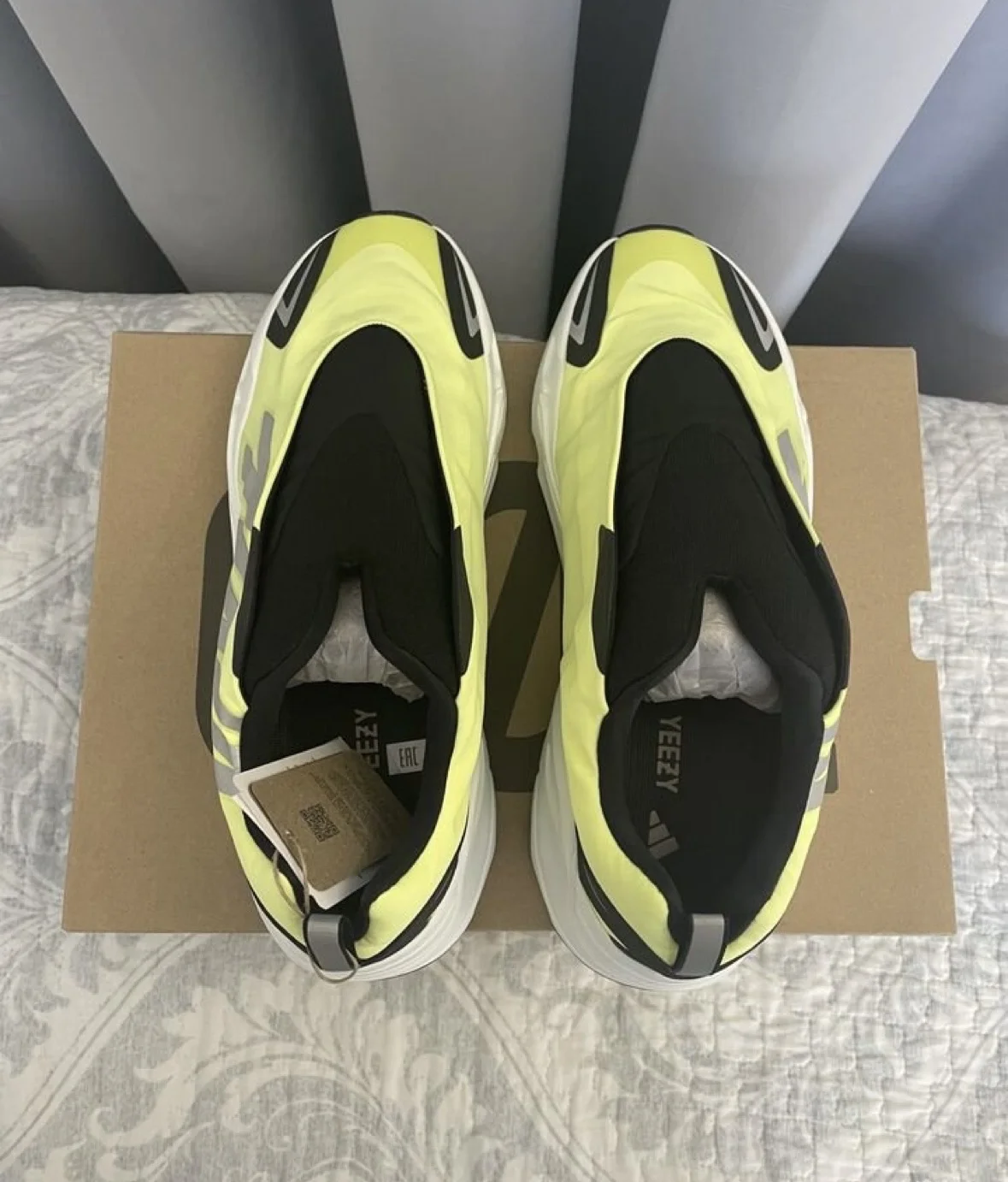 Кроссовки Adidas Yeezy Boost 700 mnvn - миниатюра 3