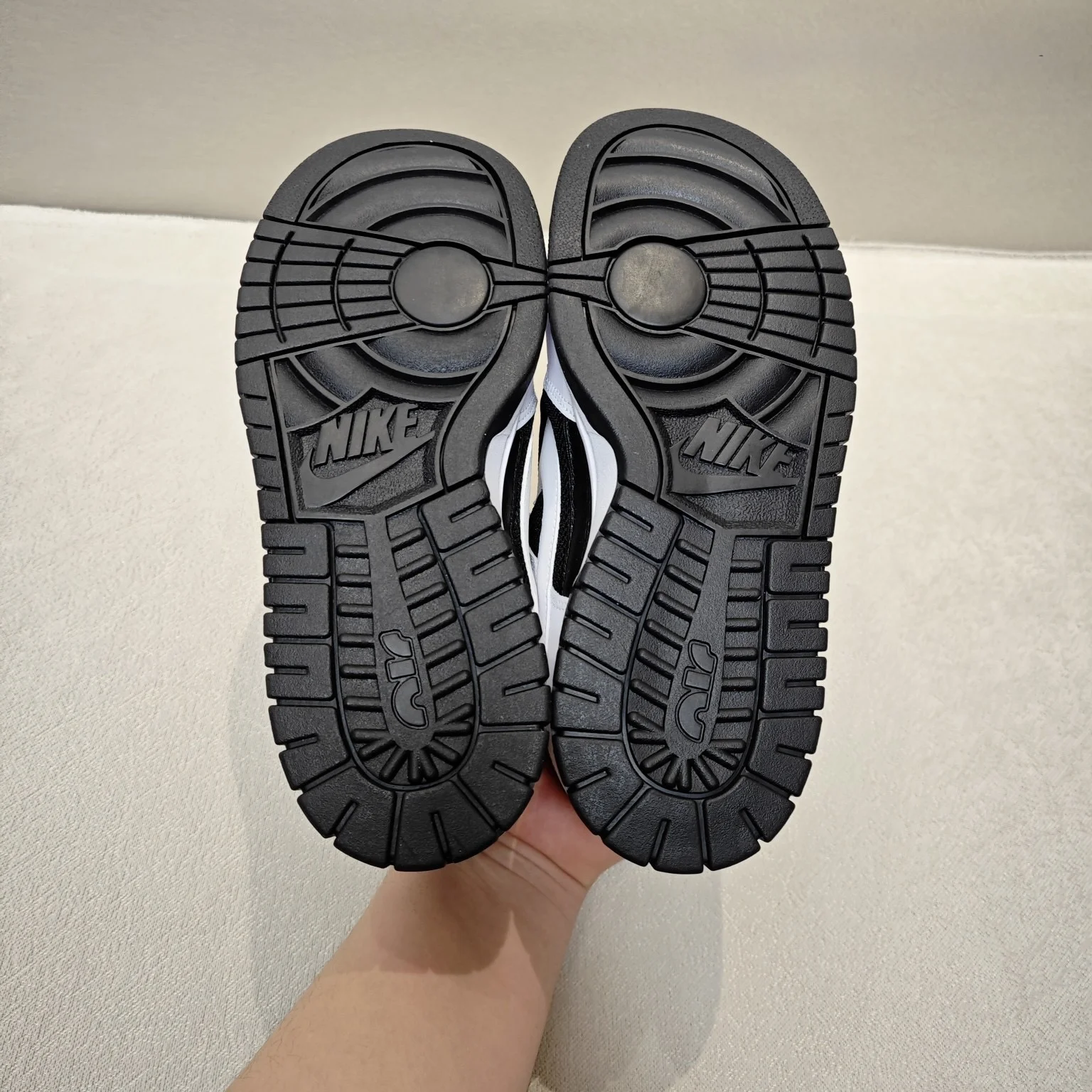 Nike Air Dunk Jumbo Remastered "Reverse Panda" - миниатюра 4