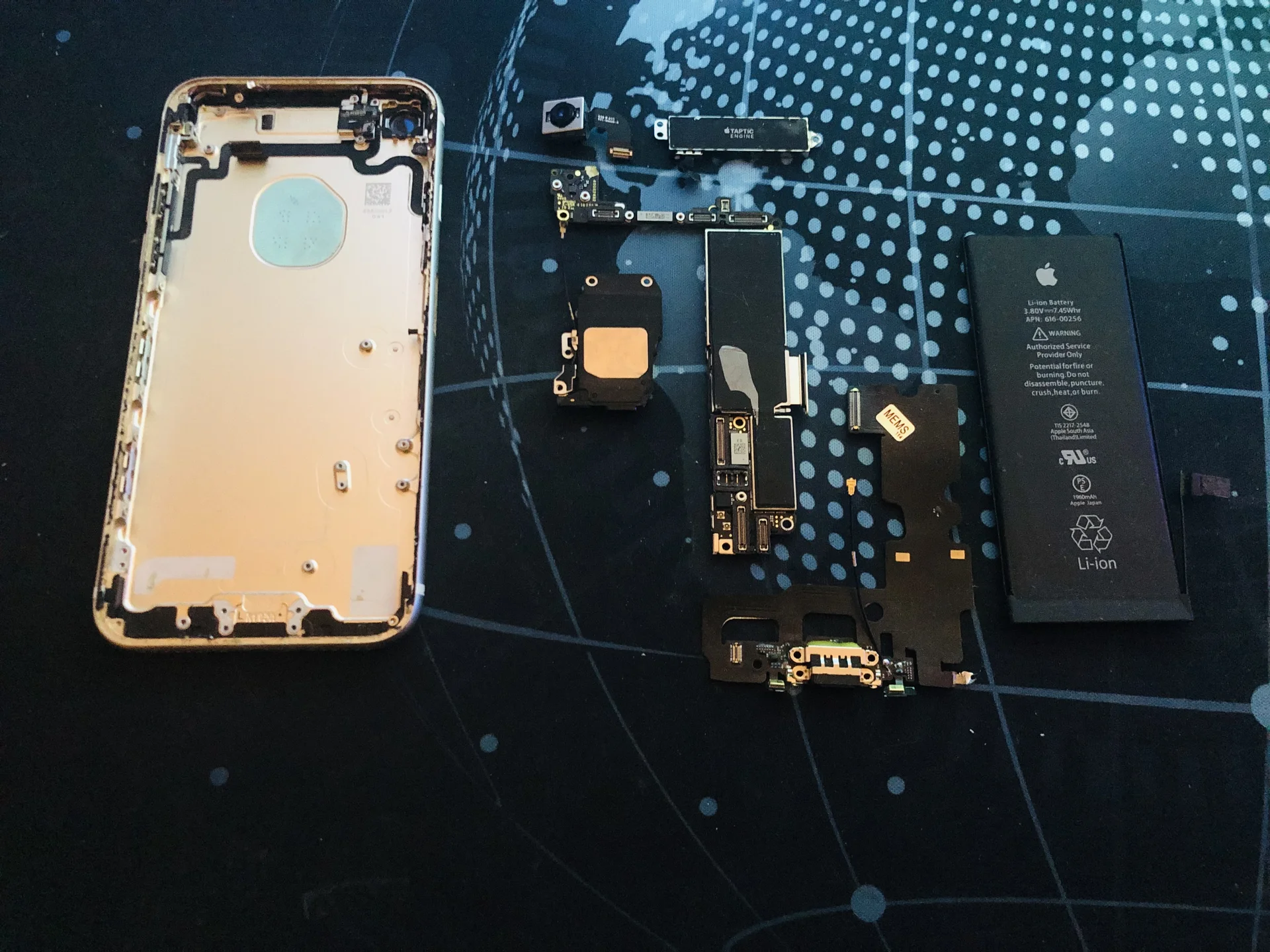 iPhone 6s - 7 в разборе - изображение 1
