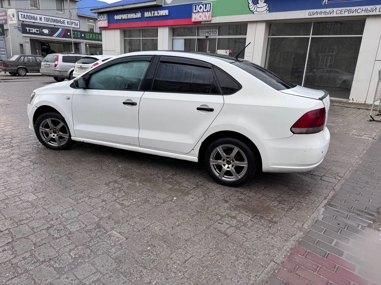 Volkswagen polo 1,6 MT, 2015 - миниатюра 9