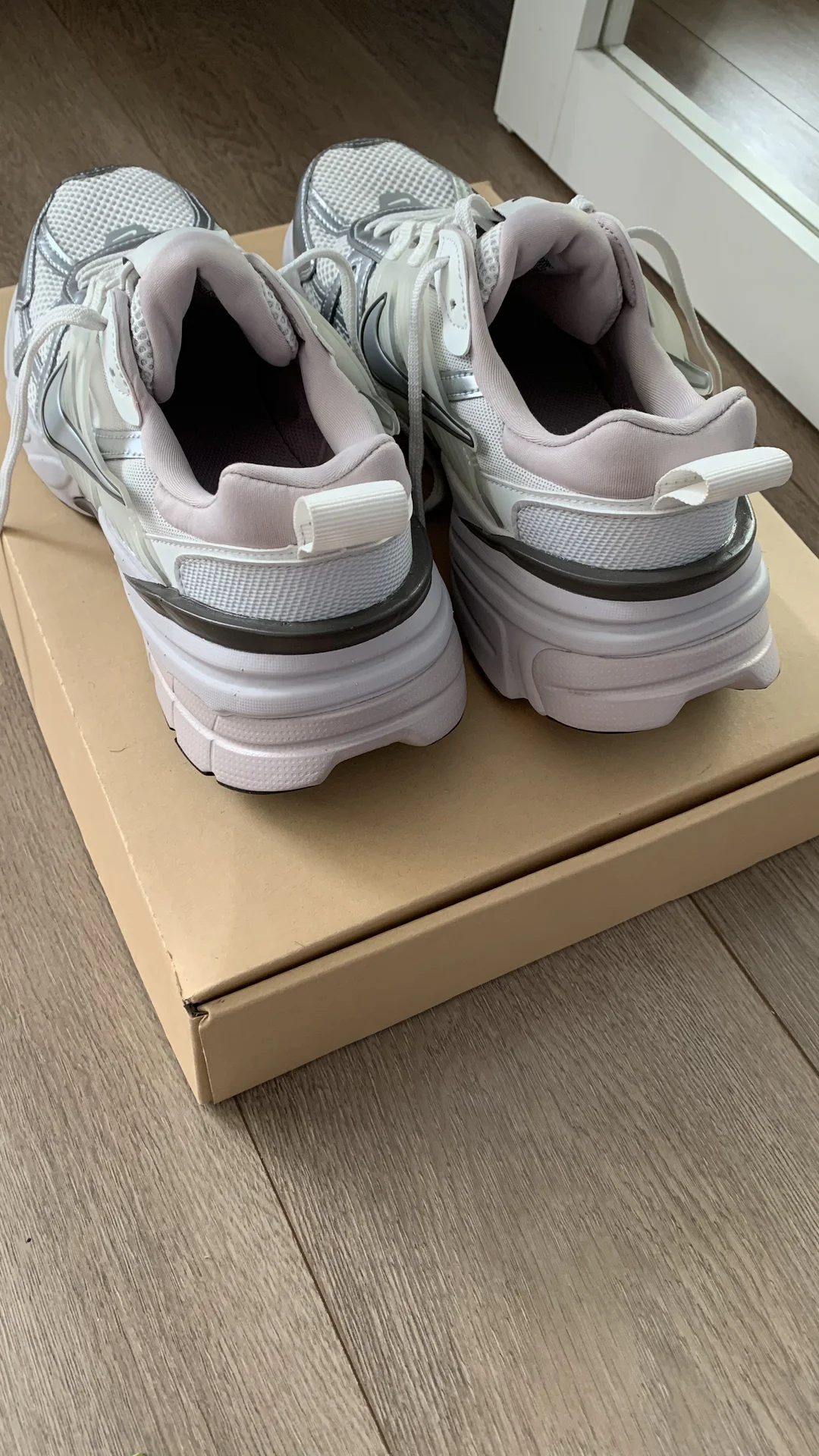 Nike V2K Run - миниатюра 4