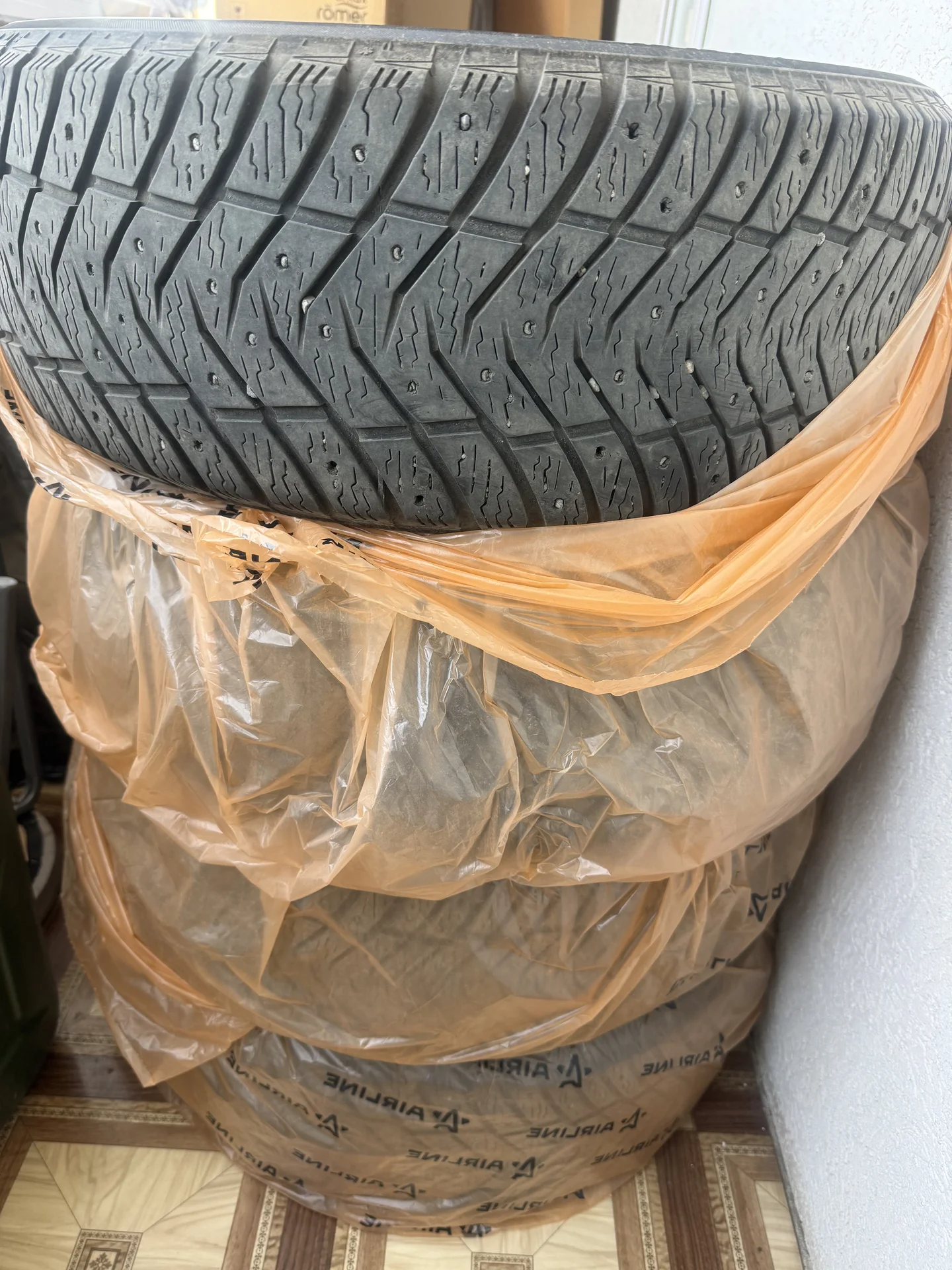 Шины зимYokohama Ice Guard IG65 215/55 R16 97T б/у - миниатюра 4