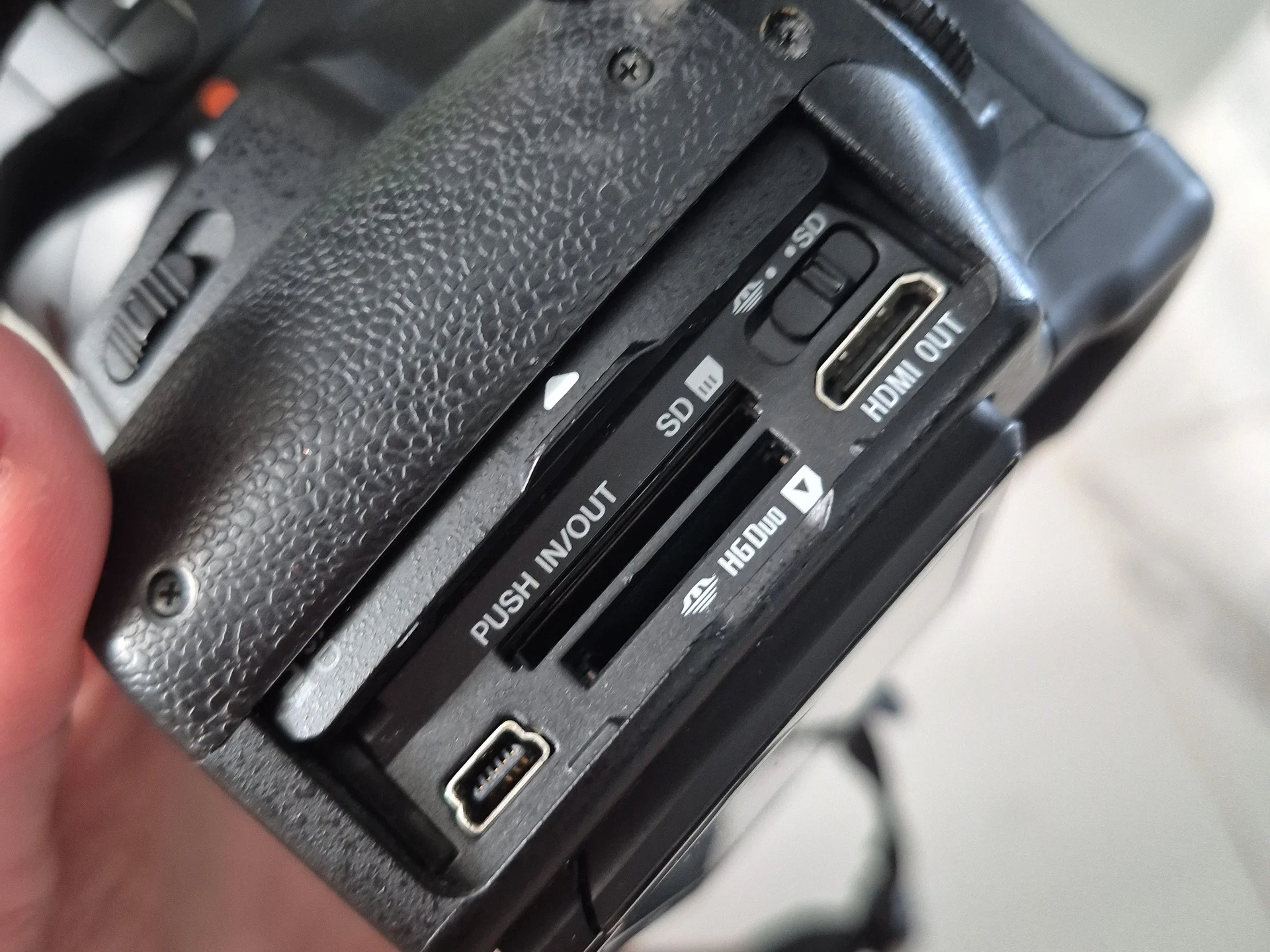 Зеркальный фотоаппарат Sony A390 - миниатюра 10