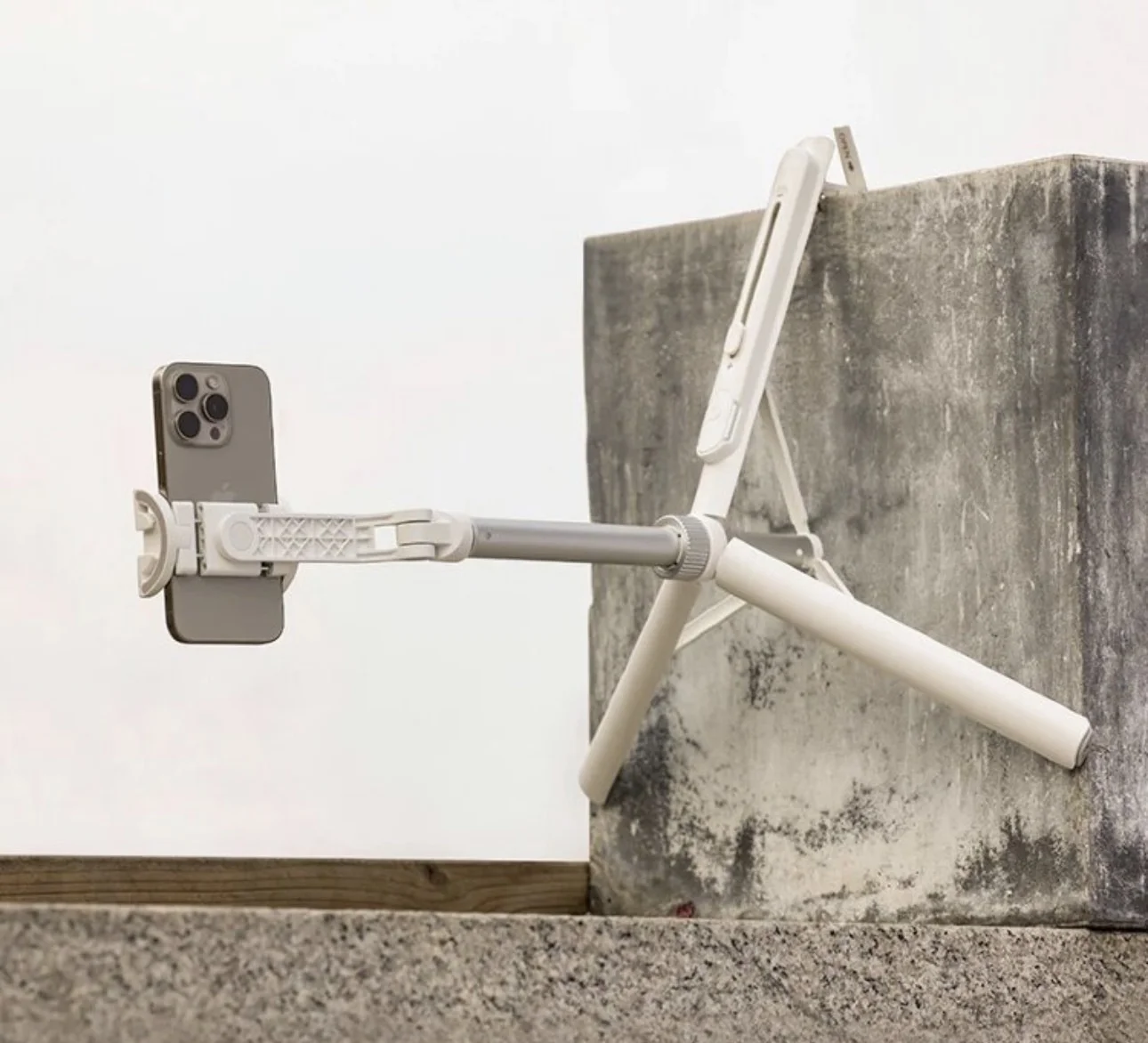 Штатив - монопод Ulanzi TT88 MagSafe Selfie Stick - миниатюра 9
