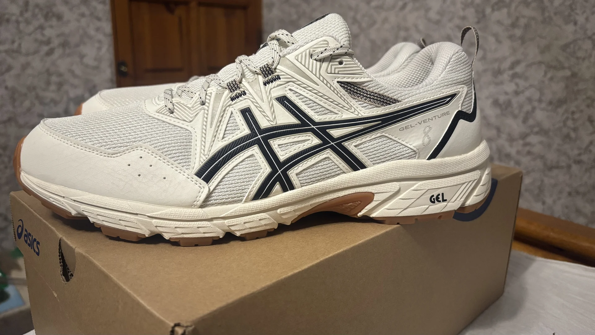 Кроссовки asics - миниатюра 2