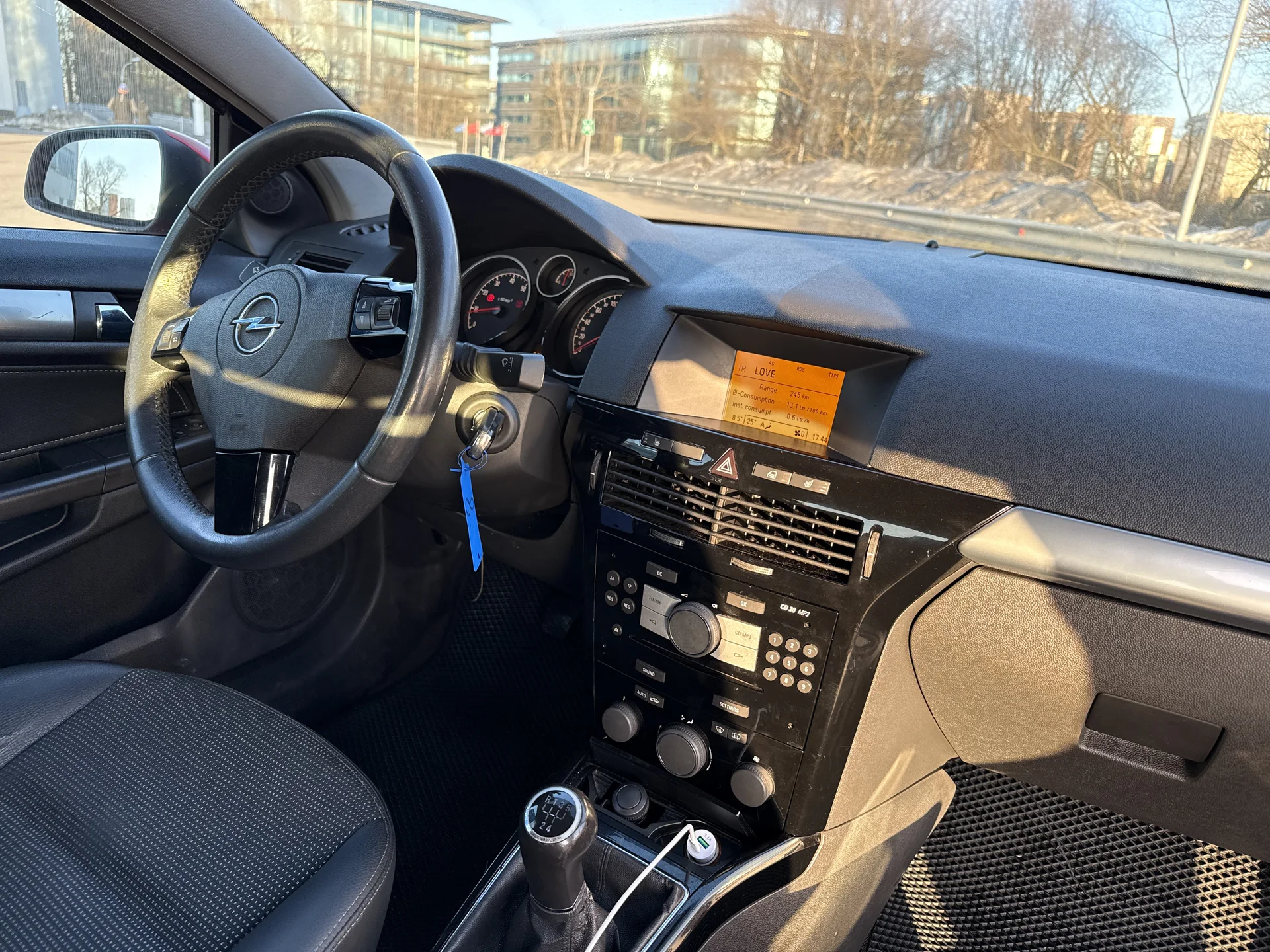 Opel Astra GTC - миниатюра 11