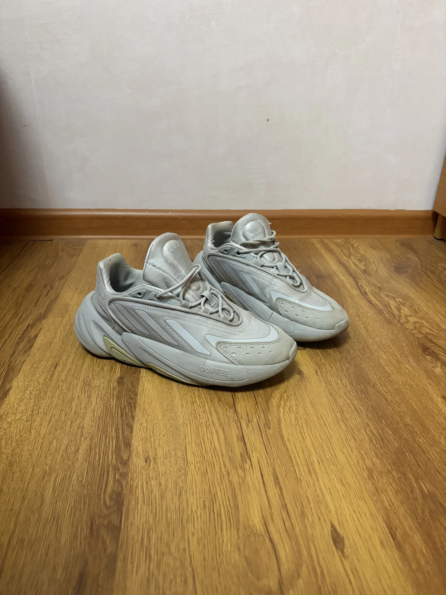 Кроссовки adidas ozelia 36 размер - изображение 1