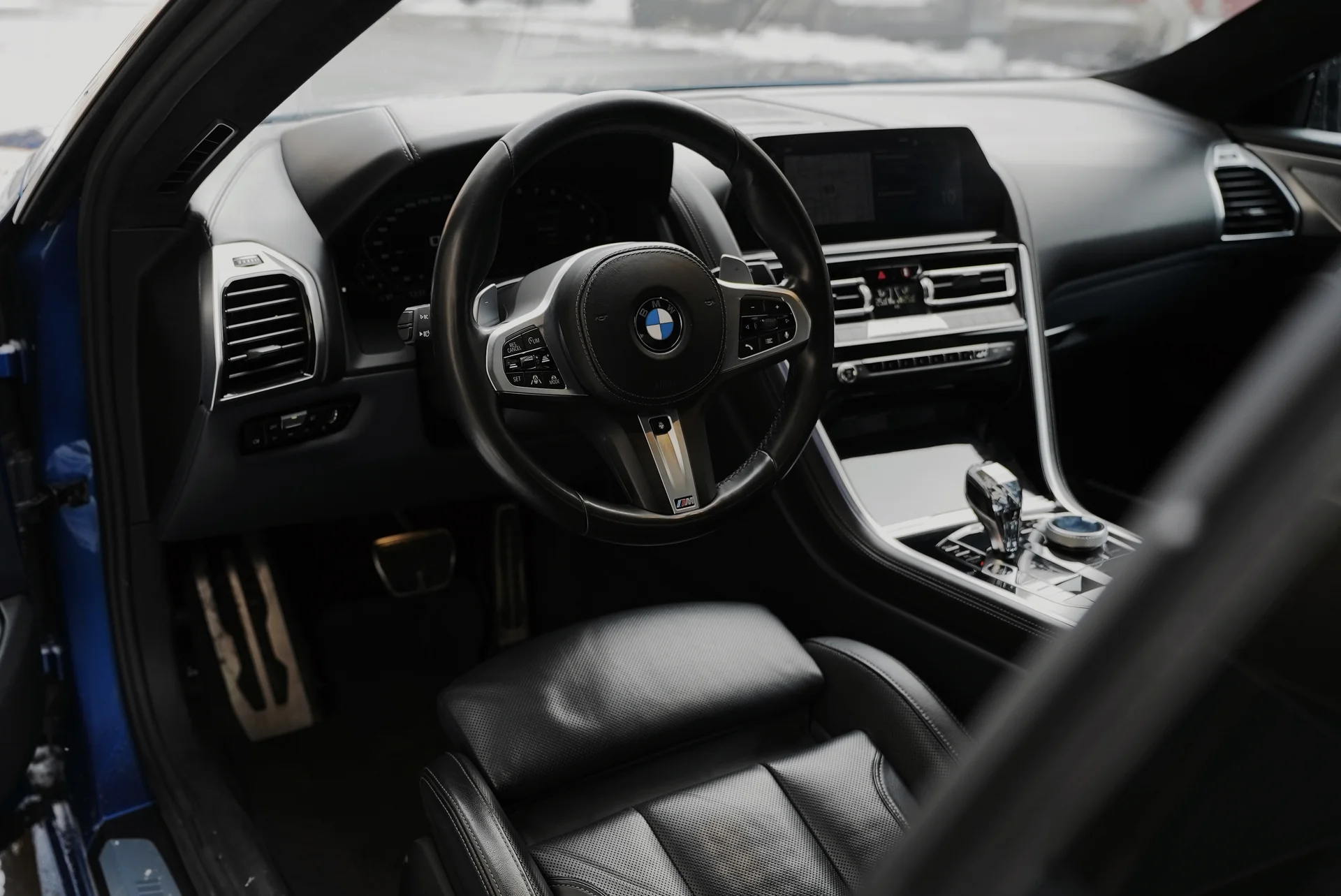 Аренда BMW m850i 530 л.с - миниатюра 8