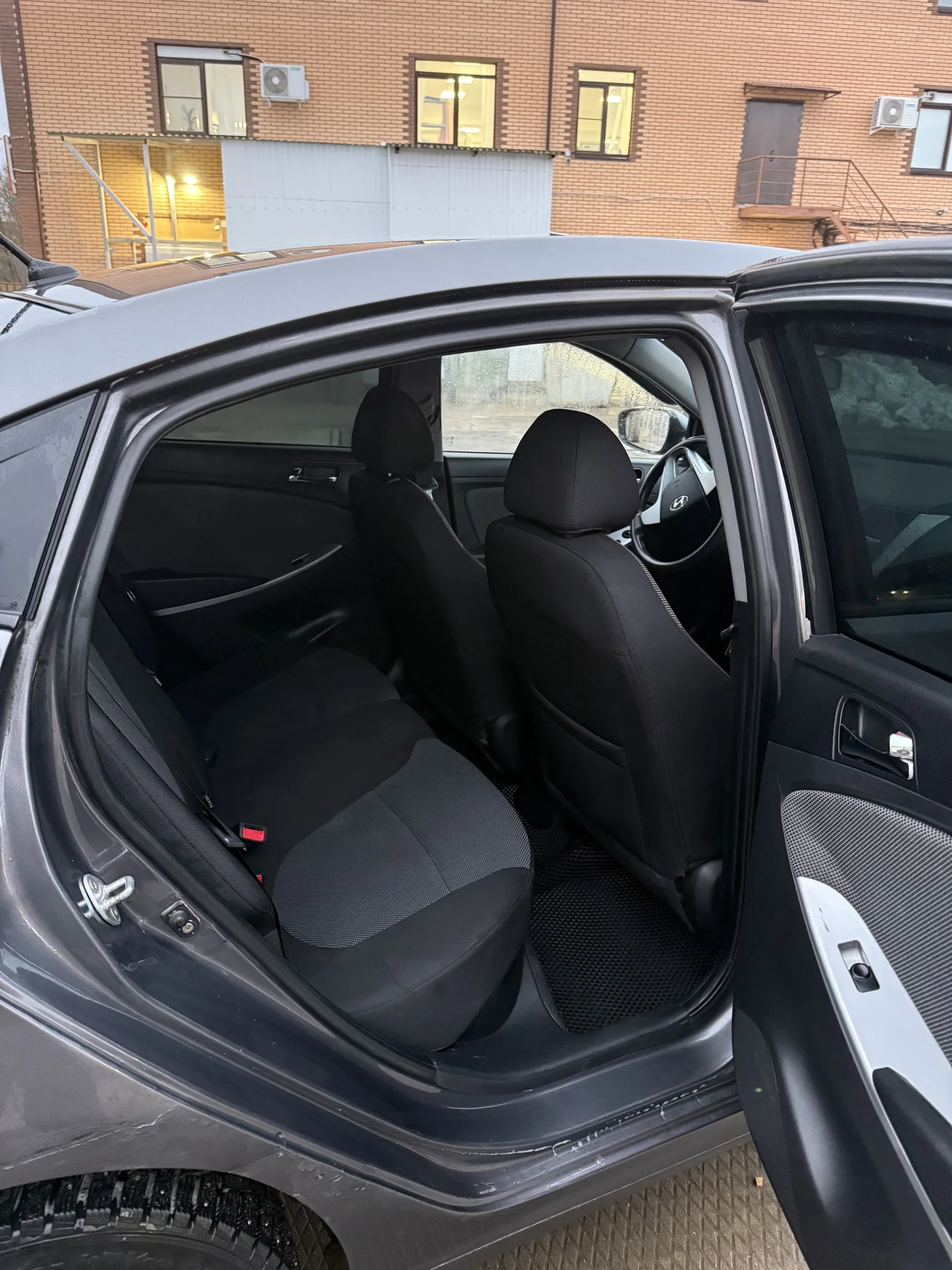 Hyundai Solaris 2012 - миниатюра 6