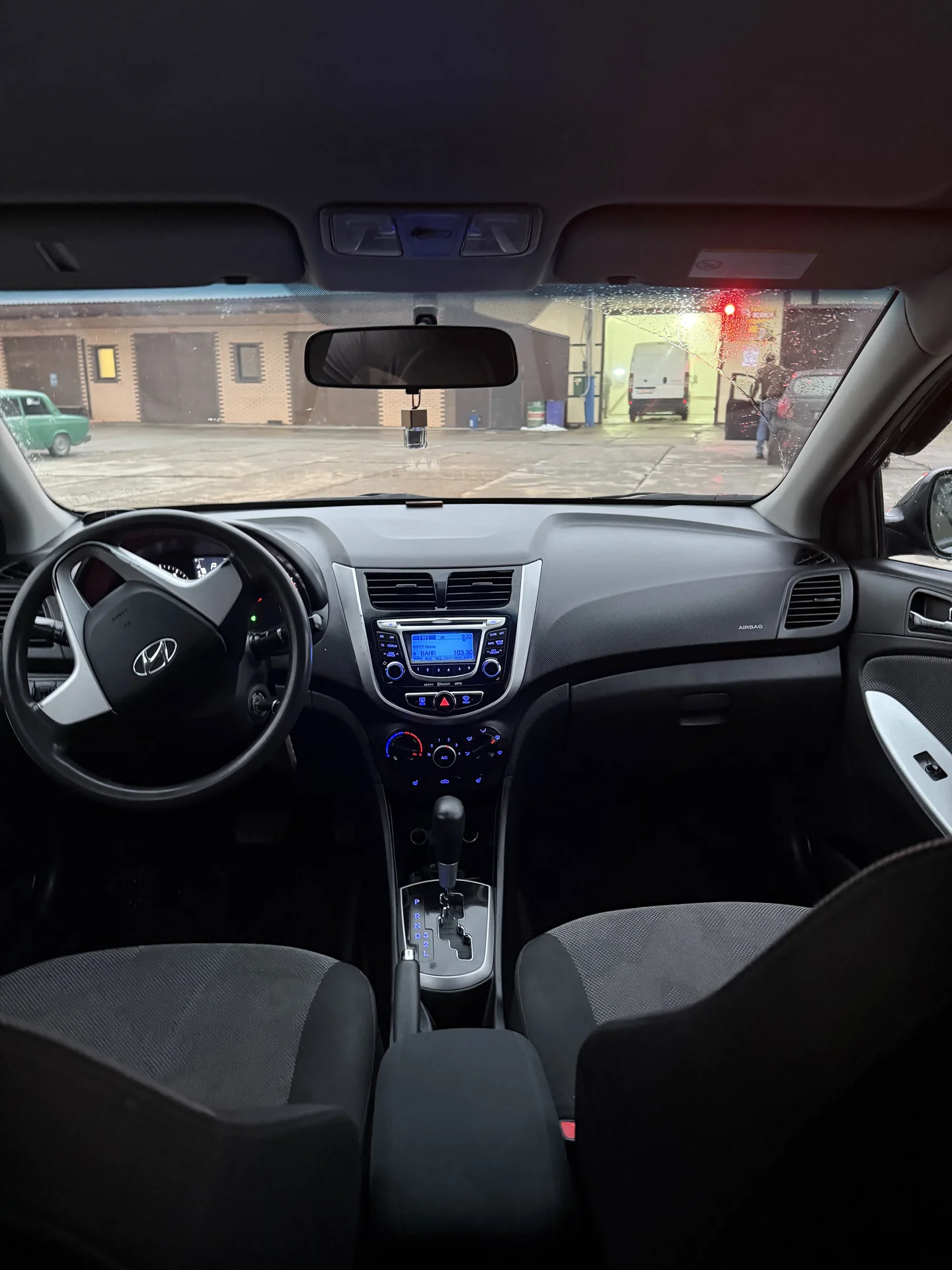 Hyundai Solaris 2012 - миниатюра 8