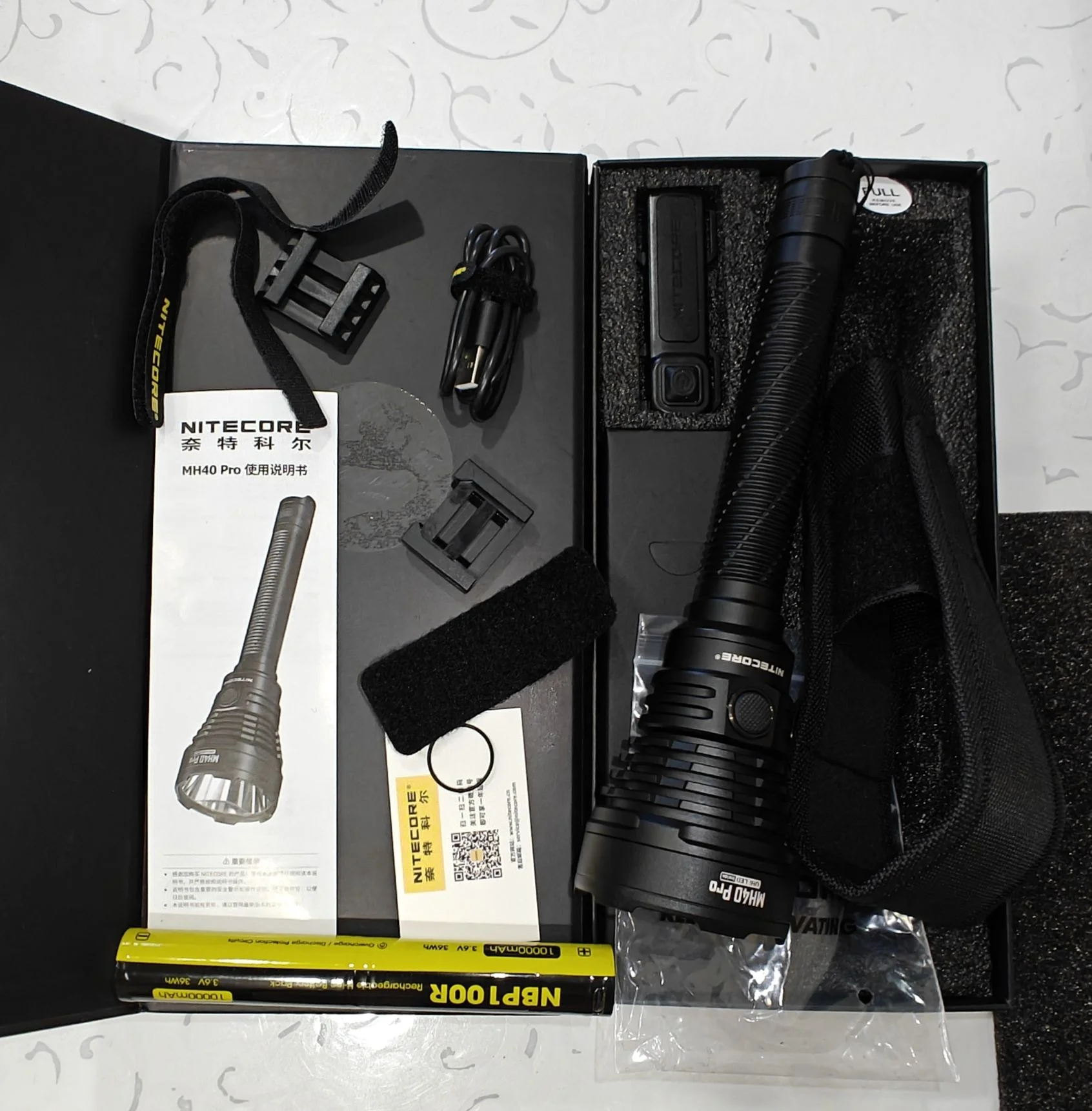 Фонарь NITECORE MH 40 PRO